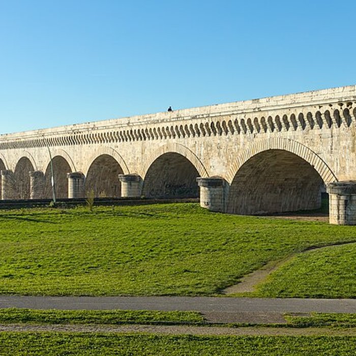 Photo de Pont-canal dAgen sur la Garonne également sur commune du Passage