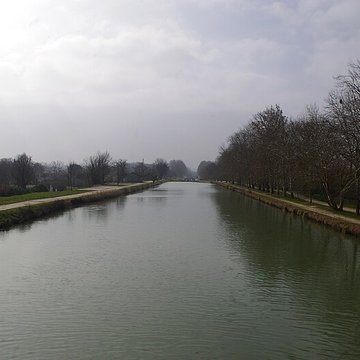 Pont-canal dAgen sur la Garonne également sur commune du Passage