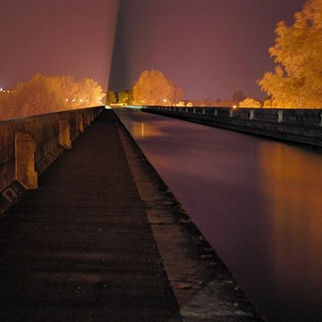 Pont-canal dAgen sur la Garonne également sur commune du Passage