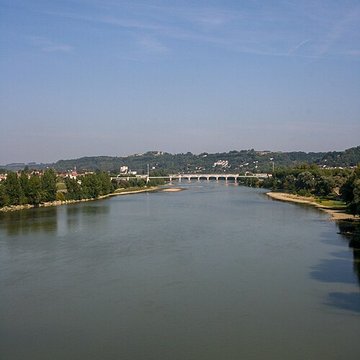 Pont-canal dAgen sur la Garonne également sur commune du Passage