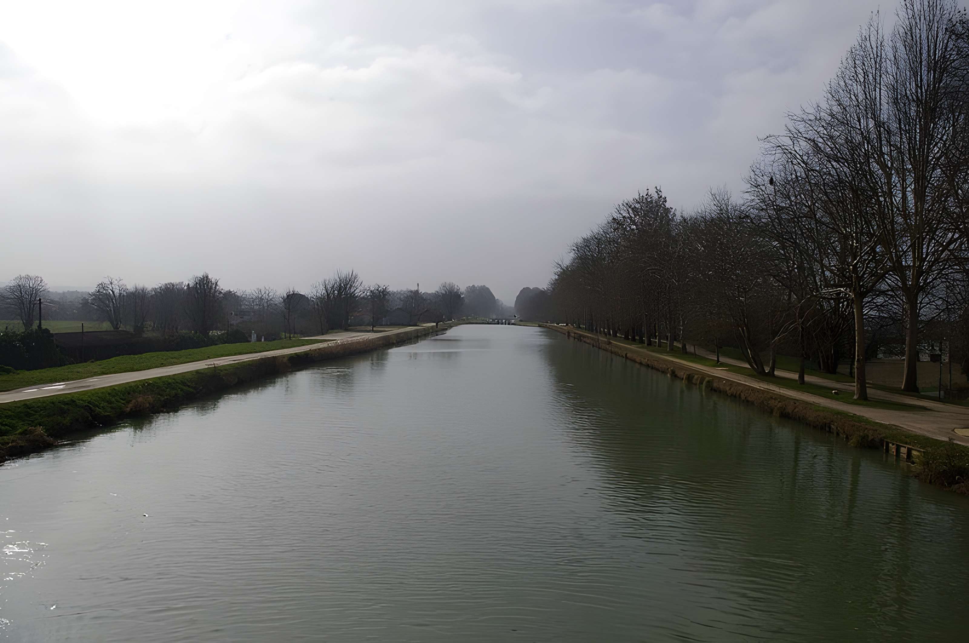 Pont-canal d'Agen sur la Garonne (également sur commune du Passage)
