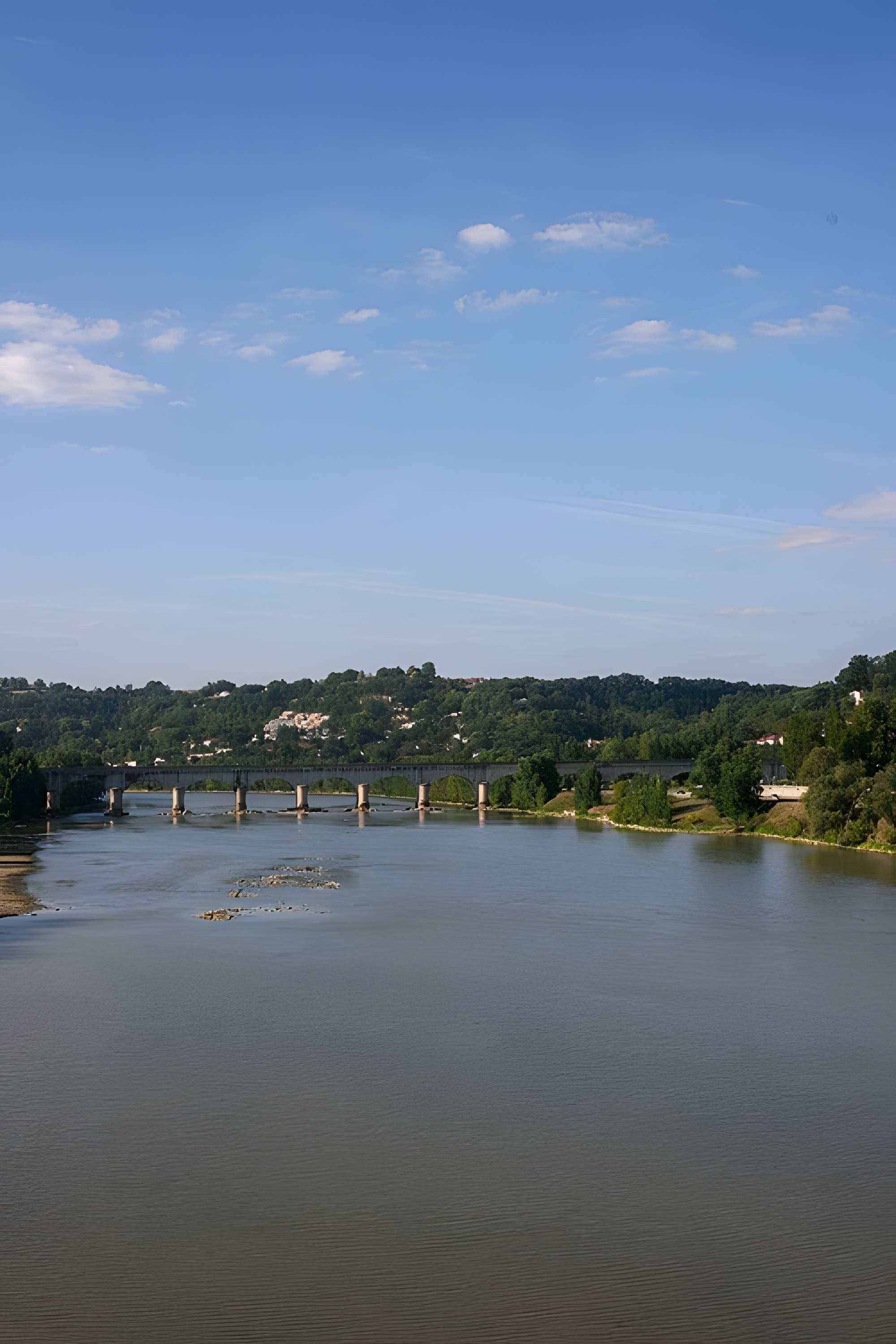 Pont-canal d'Agen sur la Garonne (également sur commune du Passage)