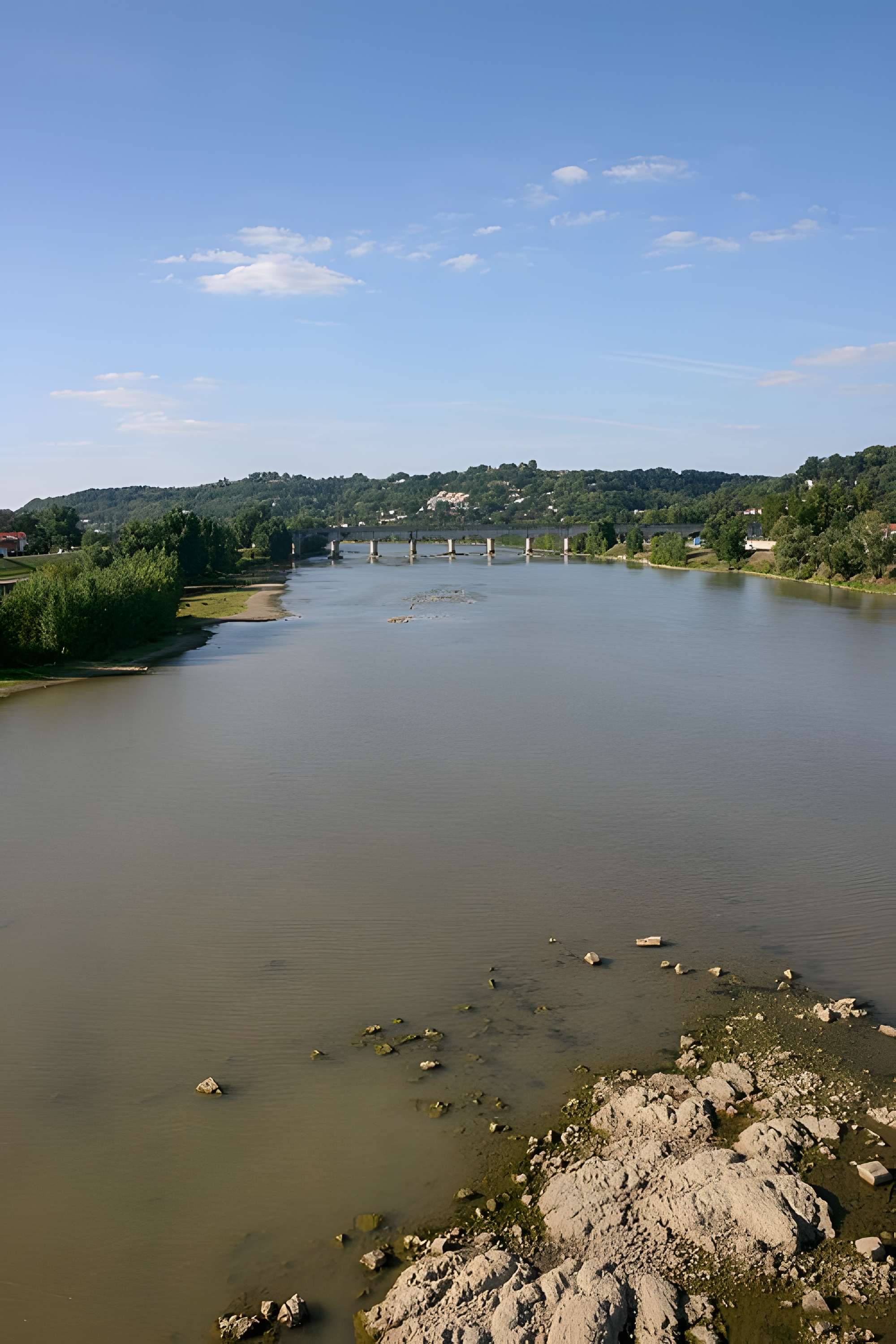 Pont-canal d'Agen sur la Garonne (également sur commune du Passage)