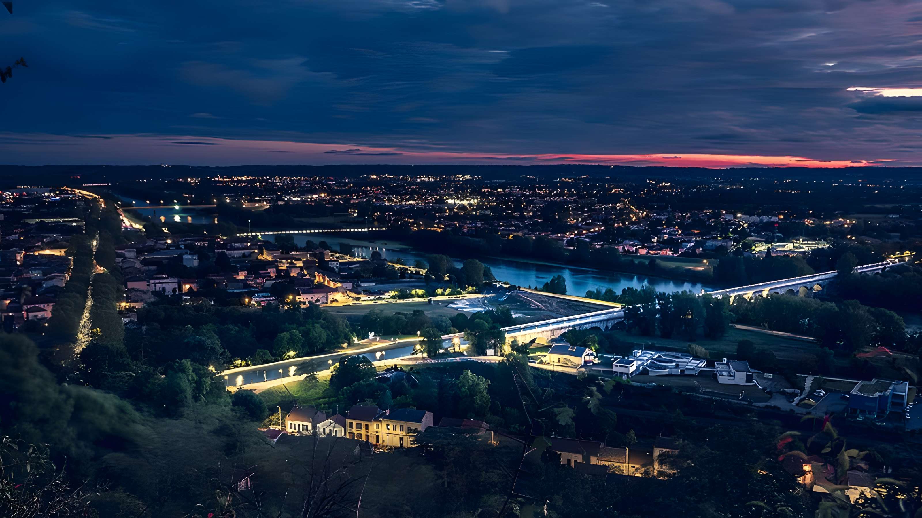 Pont-canal d'Agen sur la Garonne (également sur commune du Passage)