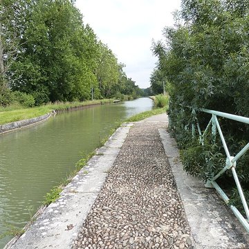 Pont-canal sur la Baïse à Feugarolles