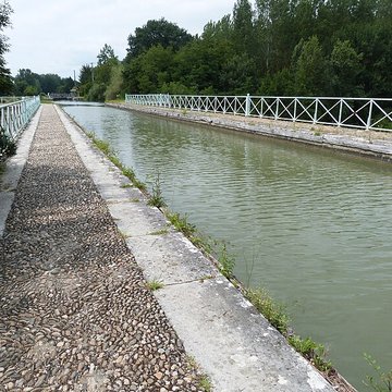 Pont-canal sur la Baïse à Feugarolles