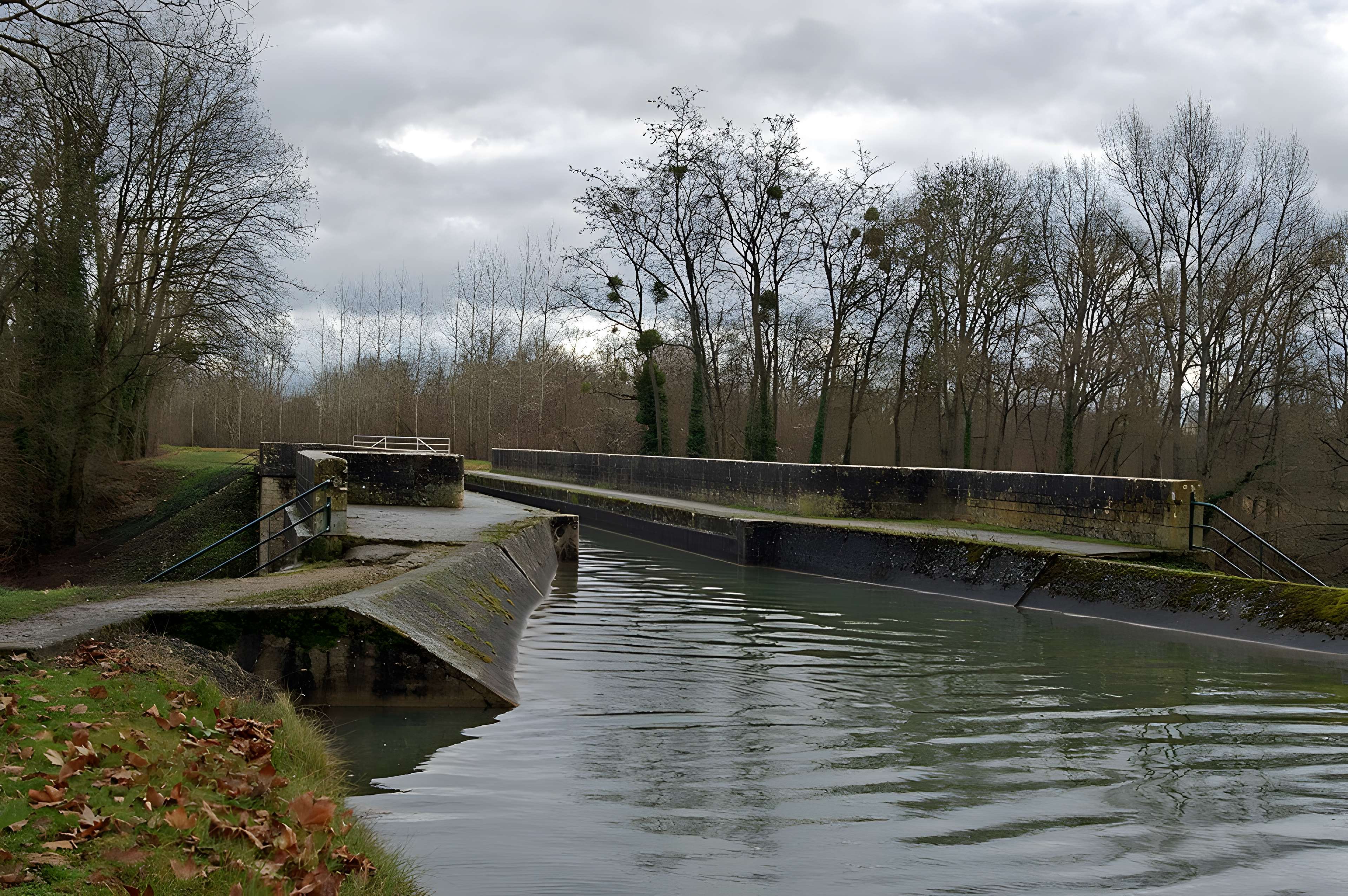 Pont-canal sur la Sauldre