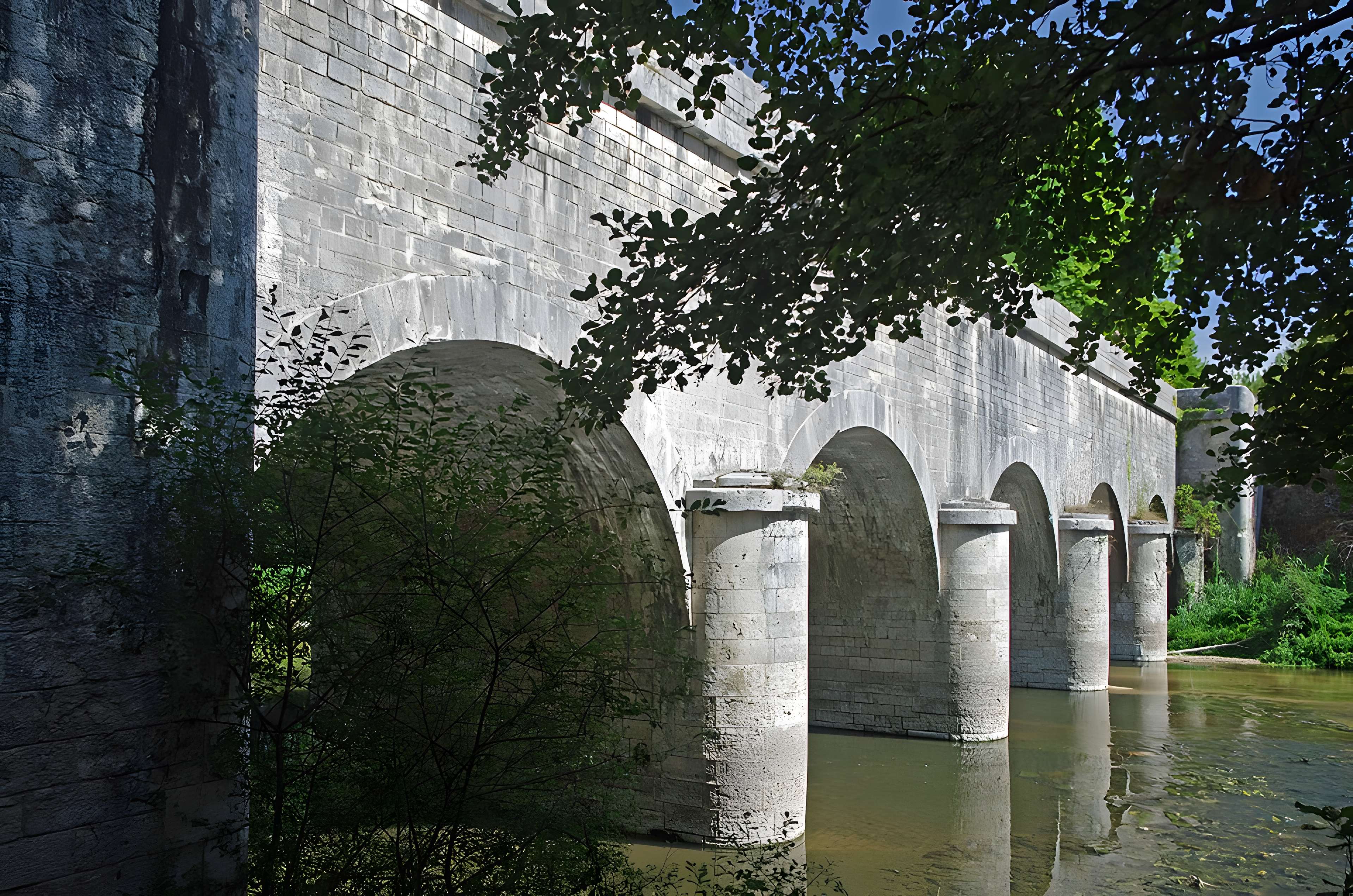 Pont-canal sur la Sauldre