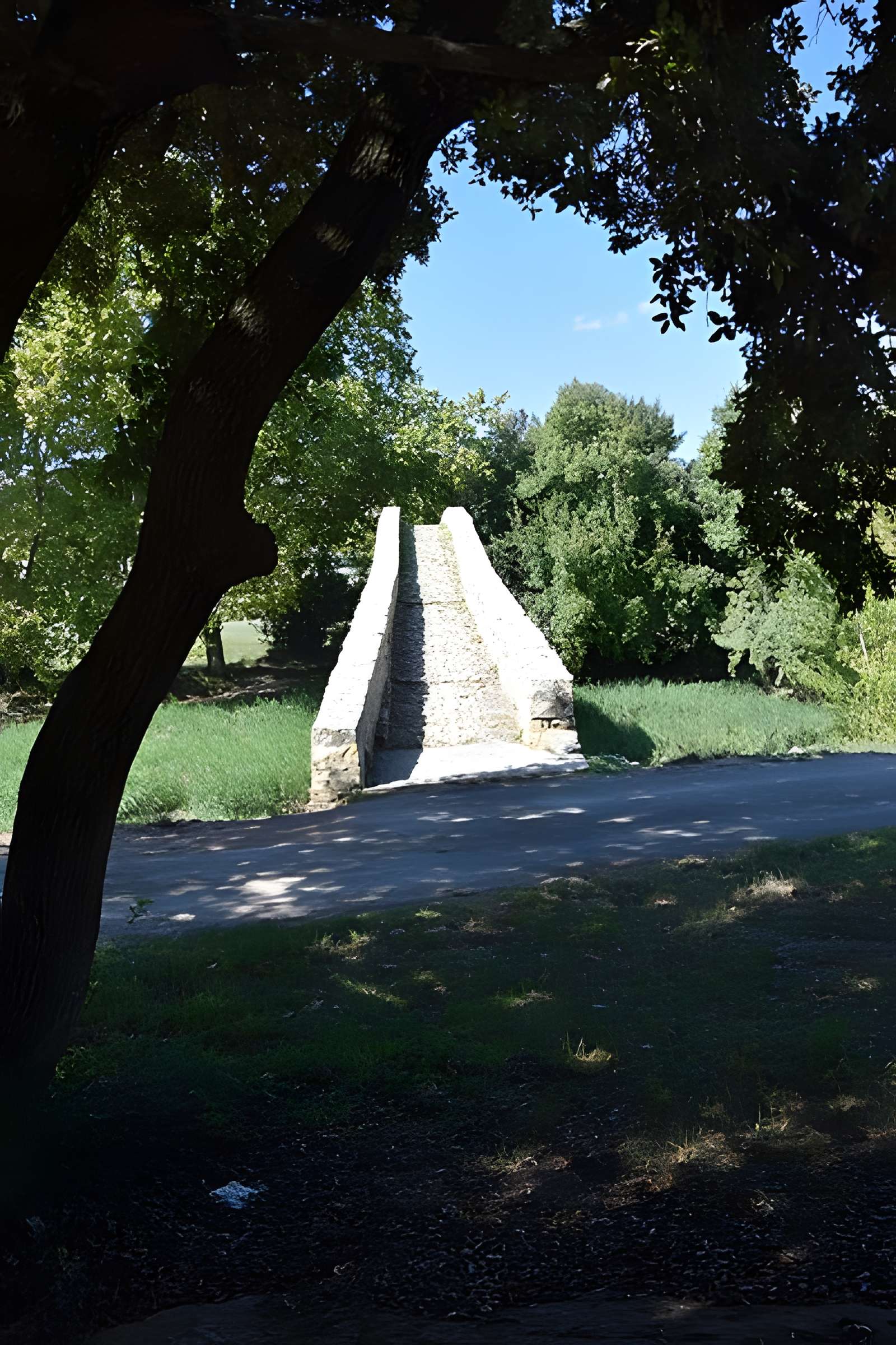 Pont-Vieux de Rieux-en-Val