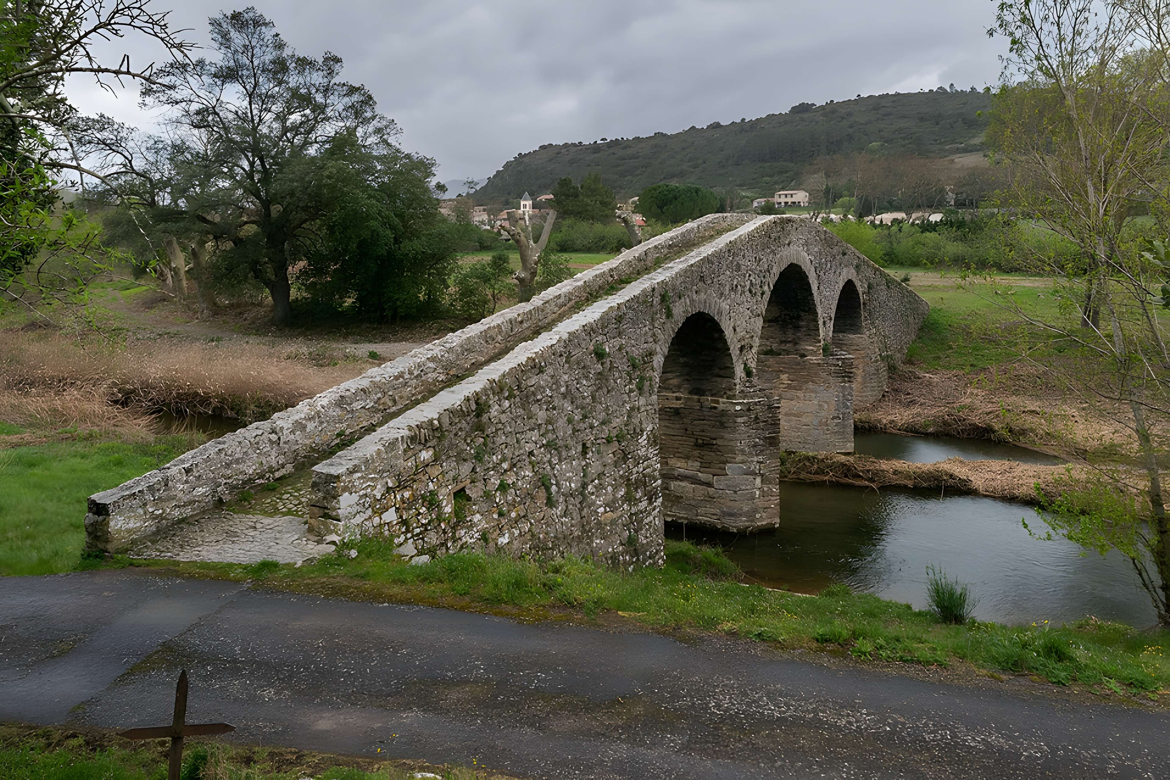 Pont-Vieux de Rieux-en-Val