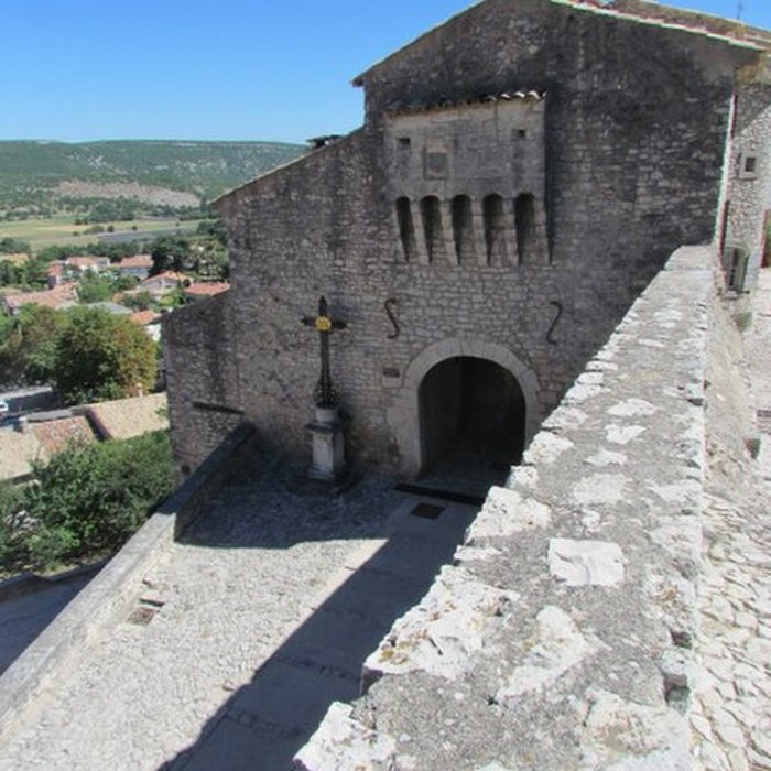 Photo de Portail féodal majeur de Banon