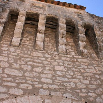 Portail féodal majeur de Banon