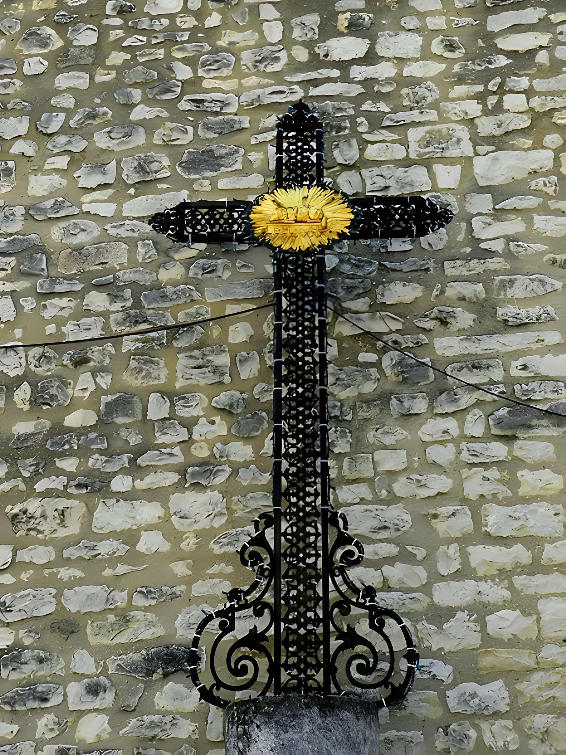 Portail féodal majeur de Banon