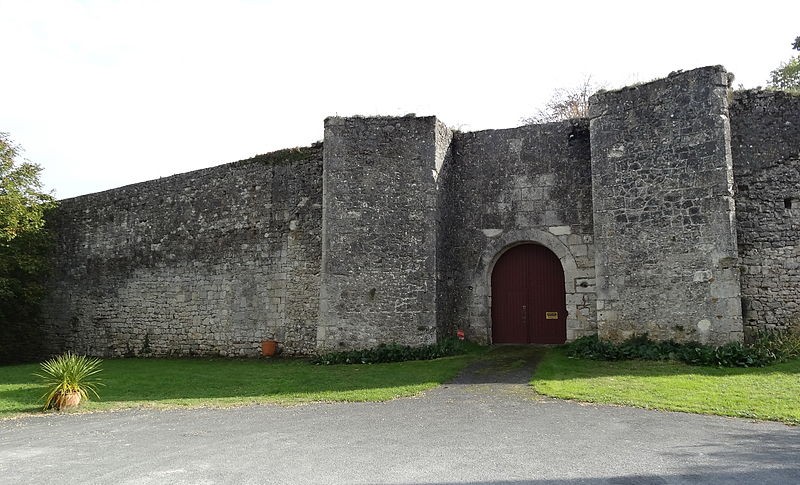 Photo de Château de Puyguilhem à Thénac