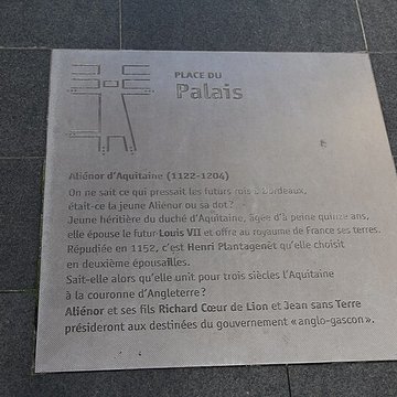 Porte Cailhau de Bordeaux