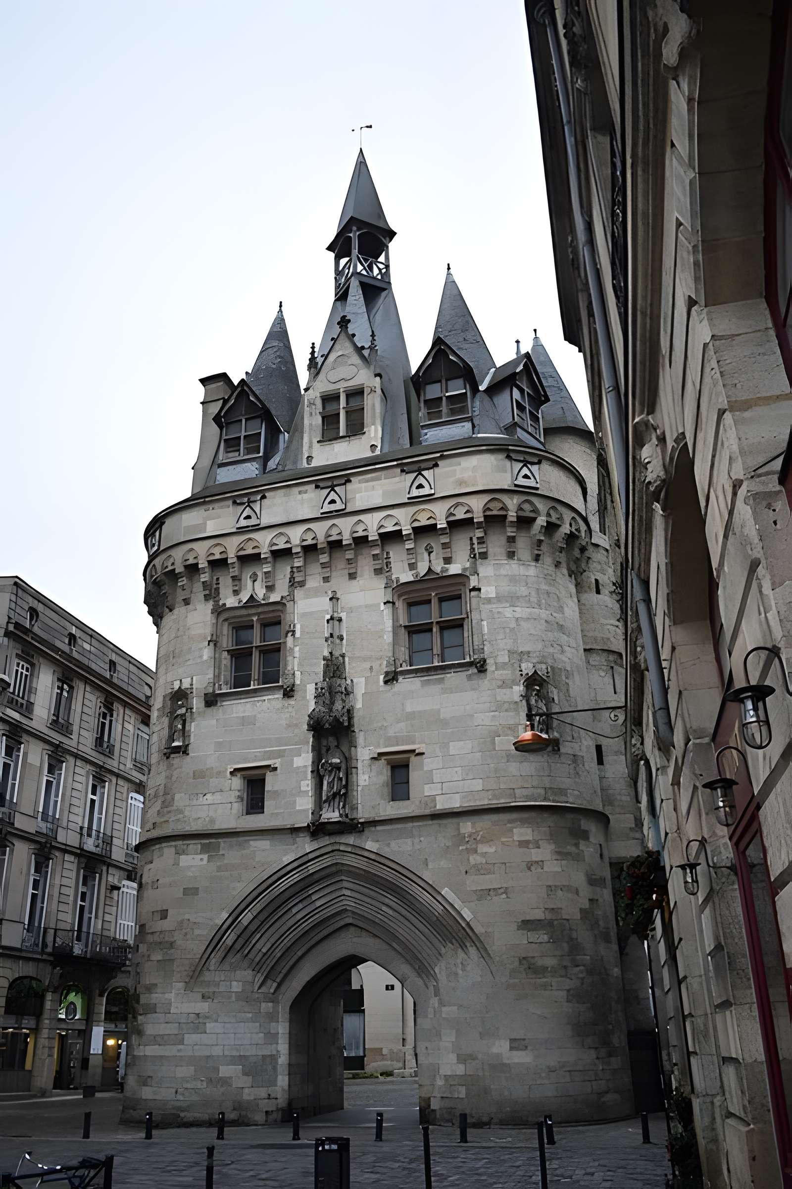 Porte Cailhau de Bordeaux