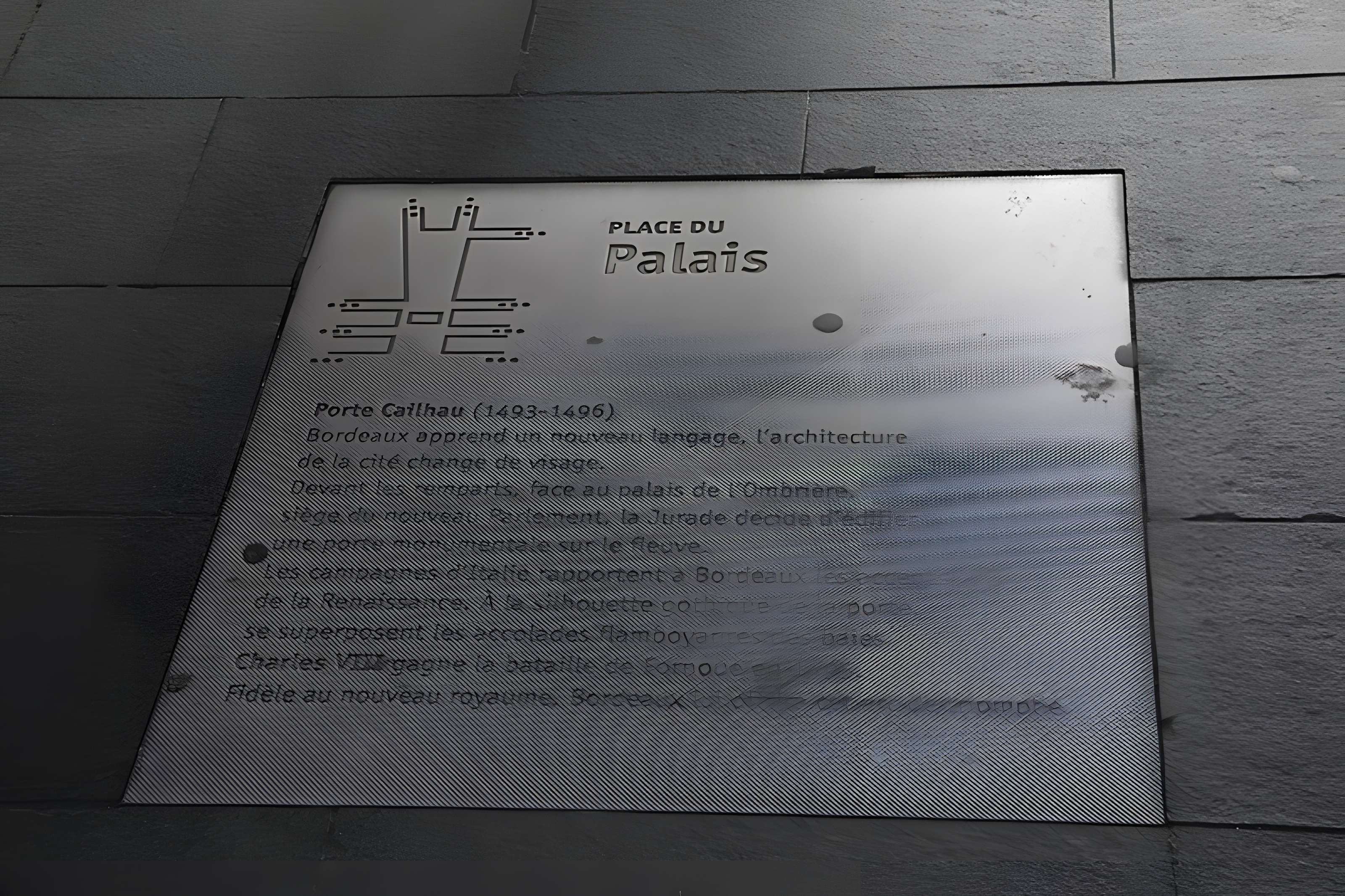 Porte Cailhau de Bordeaux