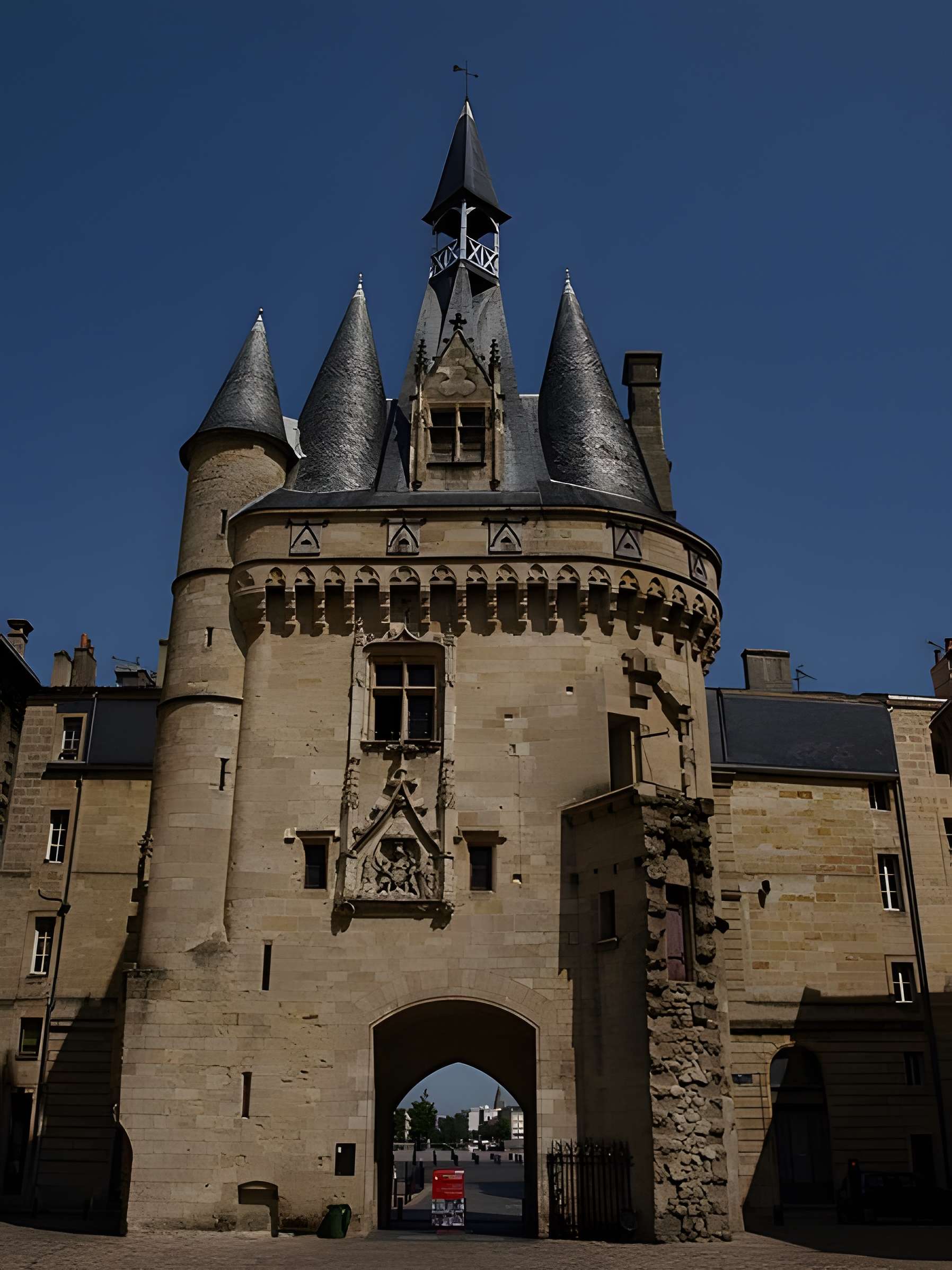 Porte Cailhau de Bordeaux