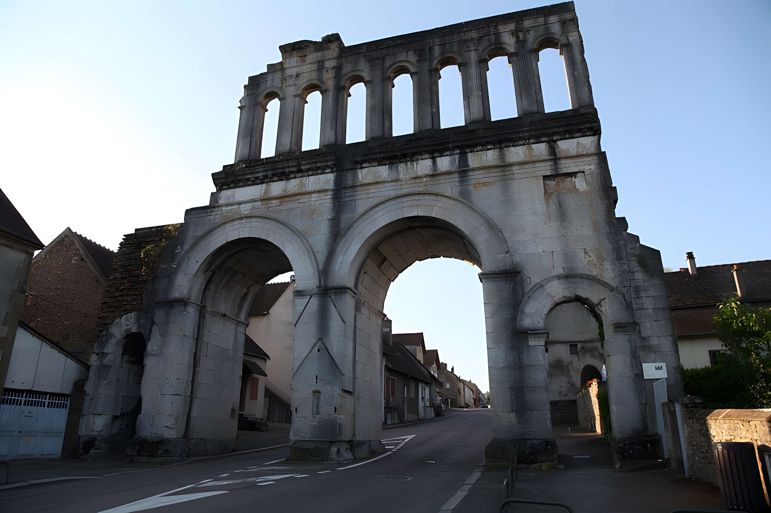 Porte d'Arroux à Autun