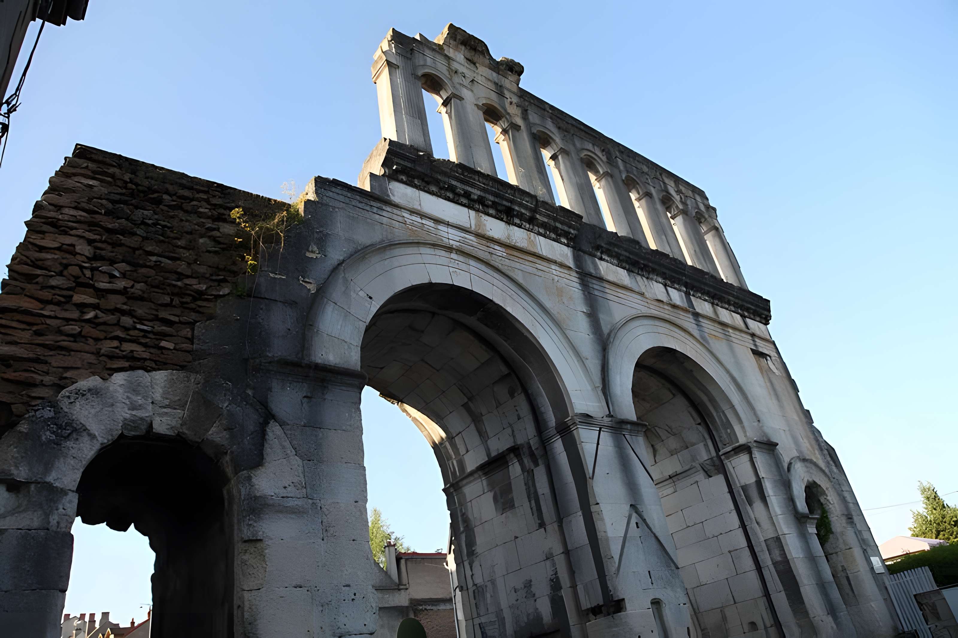Porte d'Arroux à Autun