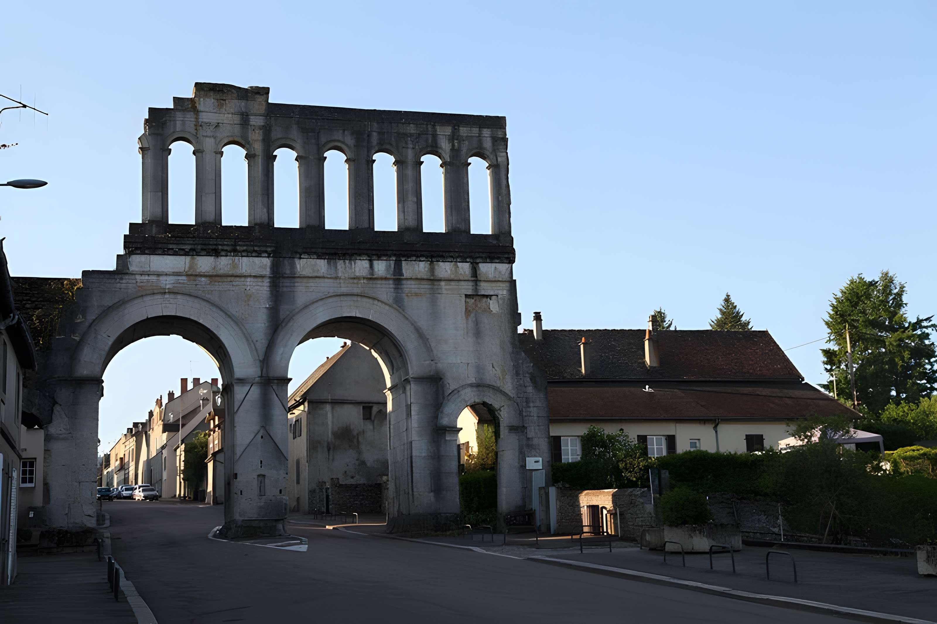 Porte d'Arroux à Autun