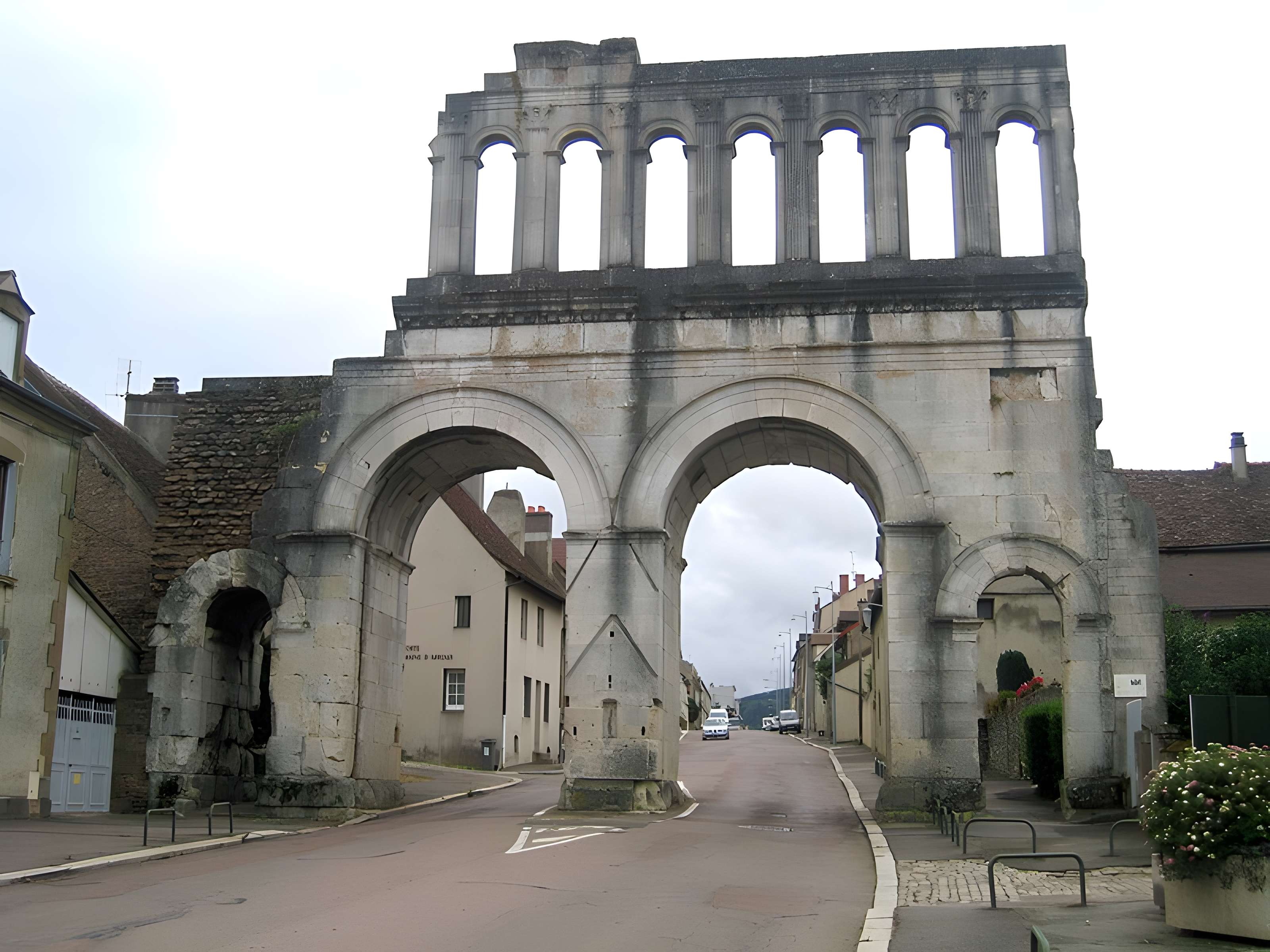 Porte d'Arroux à Autun