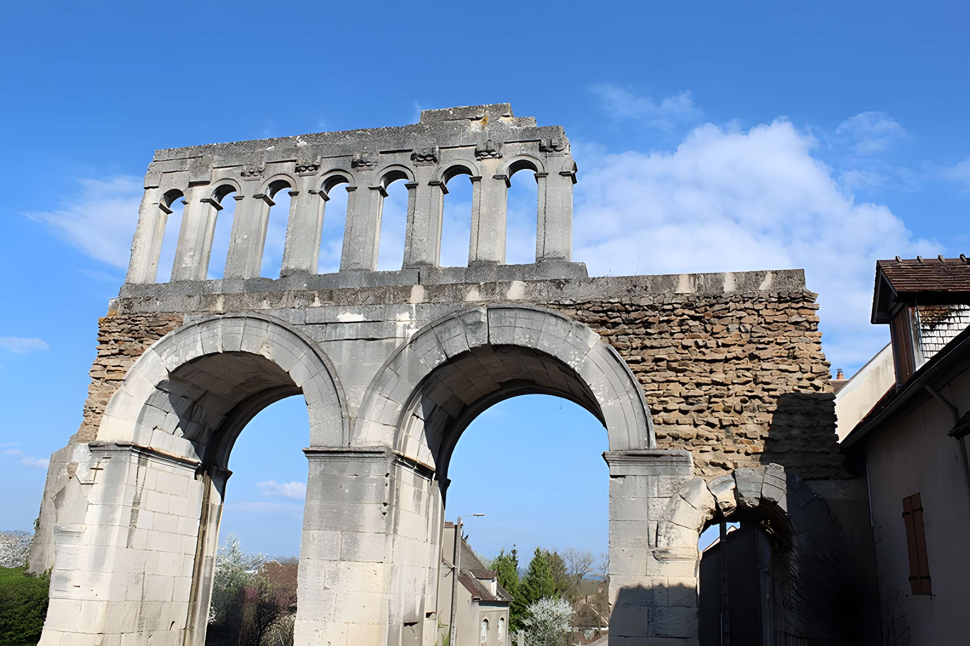 Porte d'Arroux à Autun