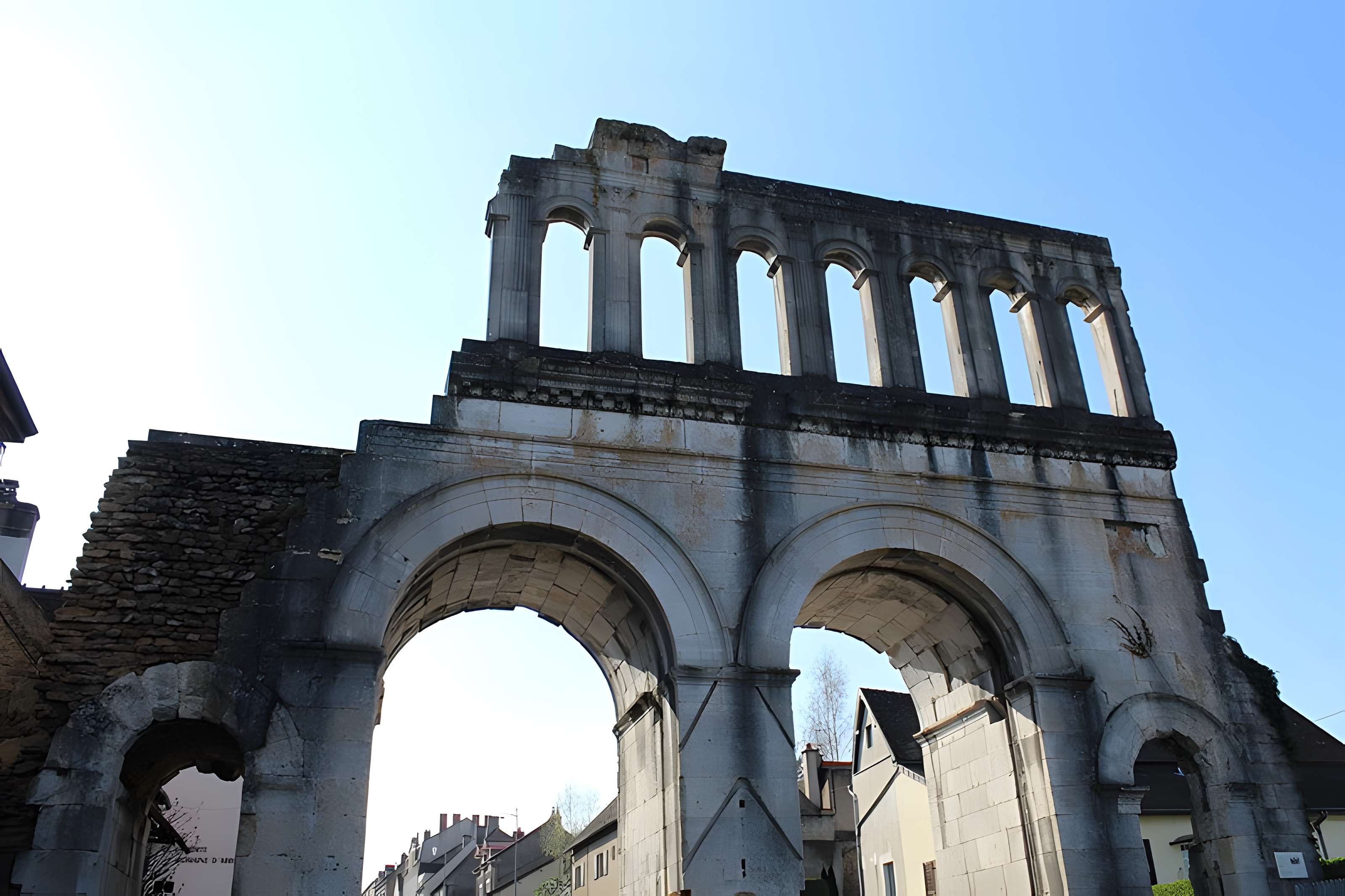 Porte d'Arroux à Autun
