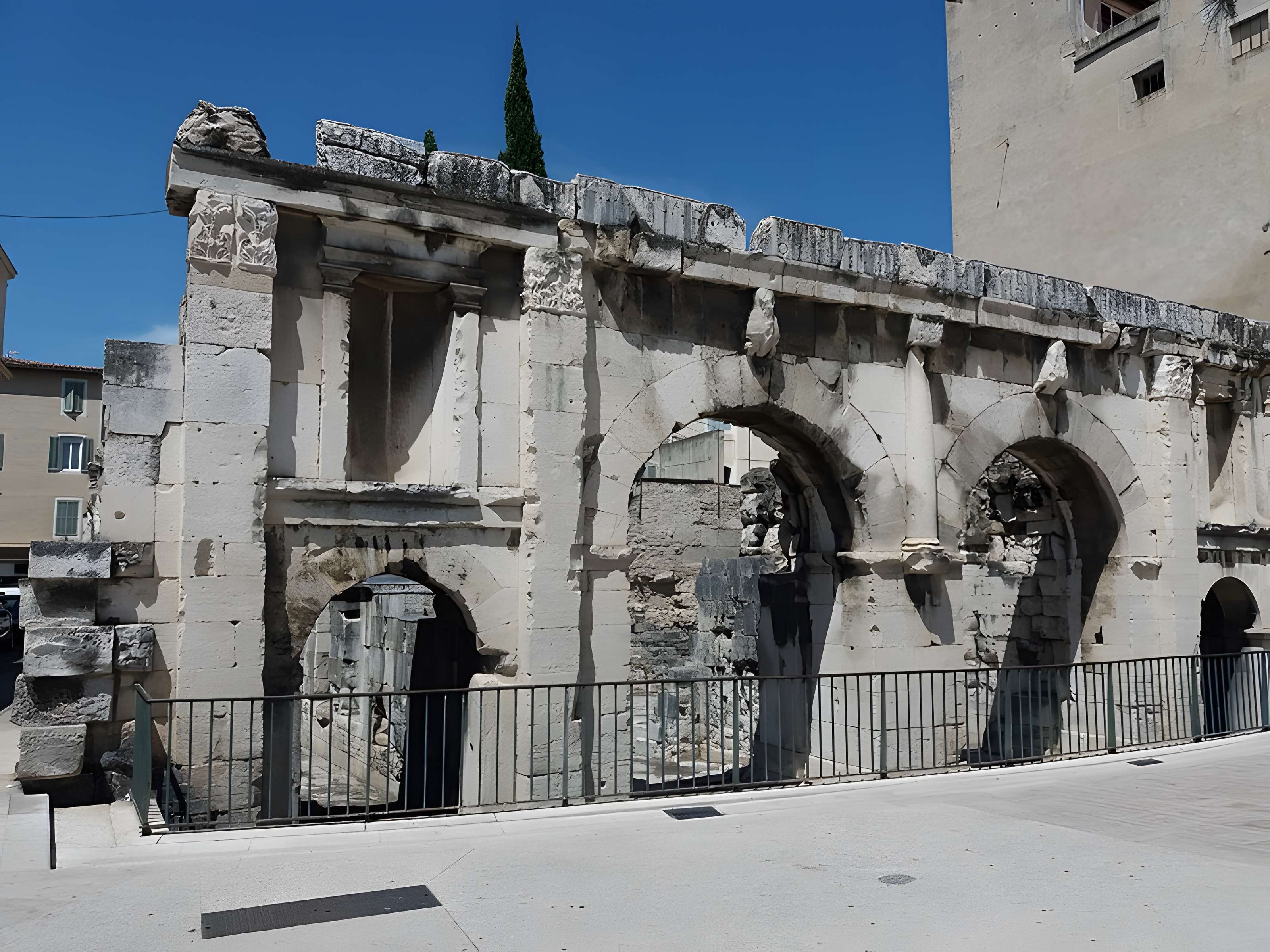 Porte d'Auguste de Nîmes