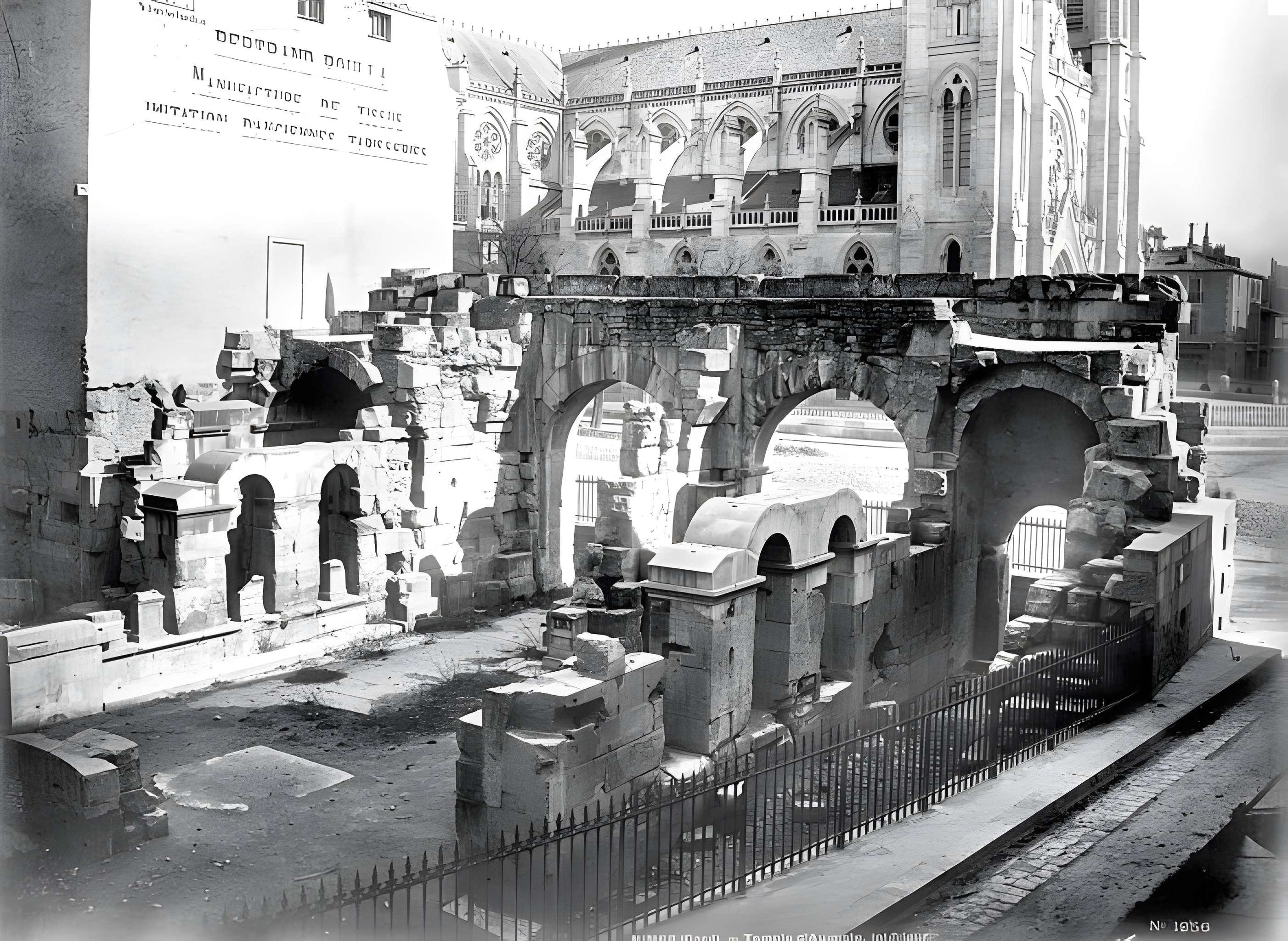 Porte d'Auguste de Nîmes