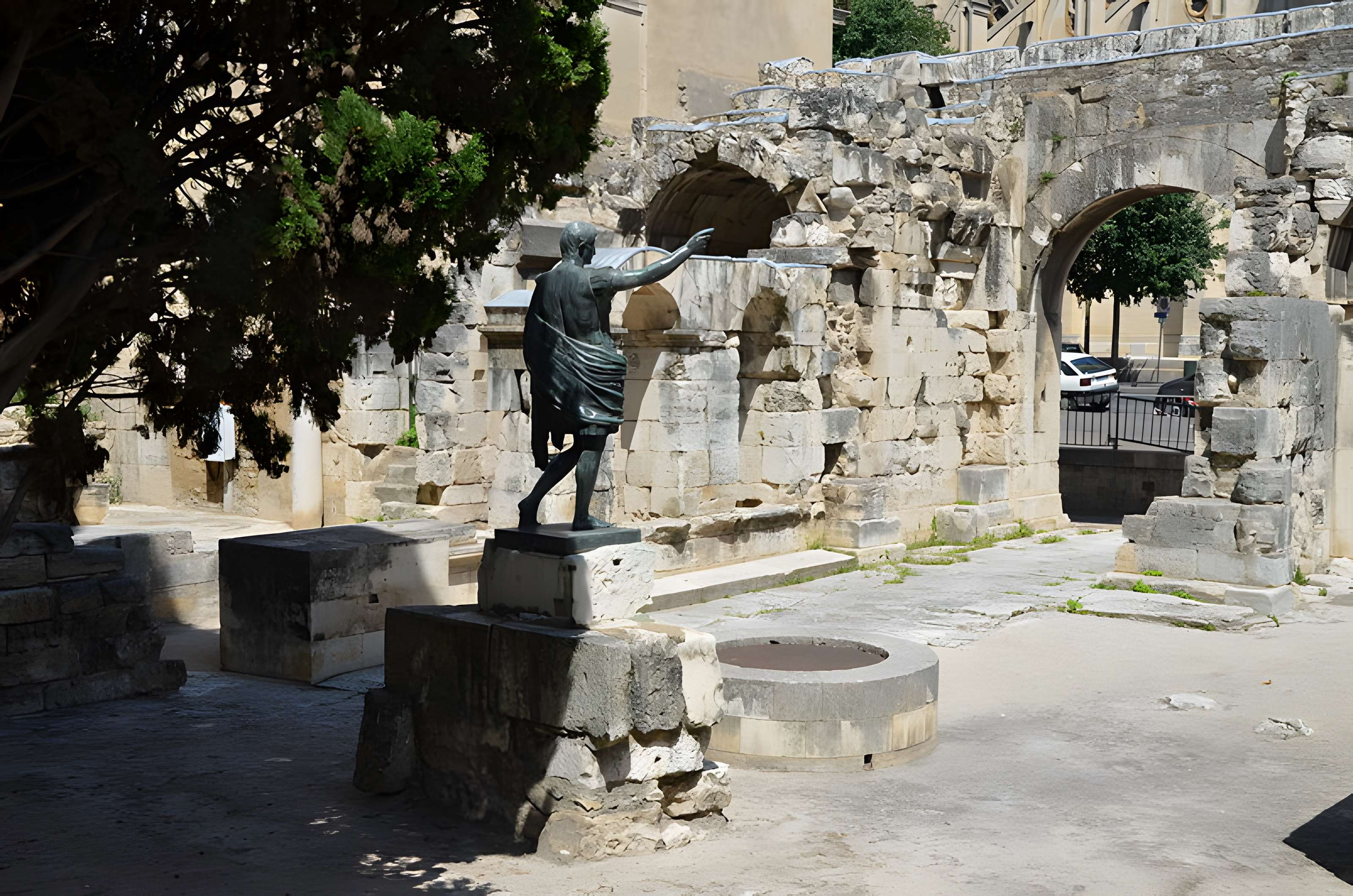 Porte d'Auguste de Nîmes