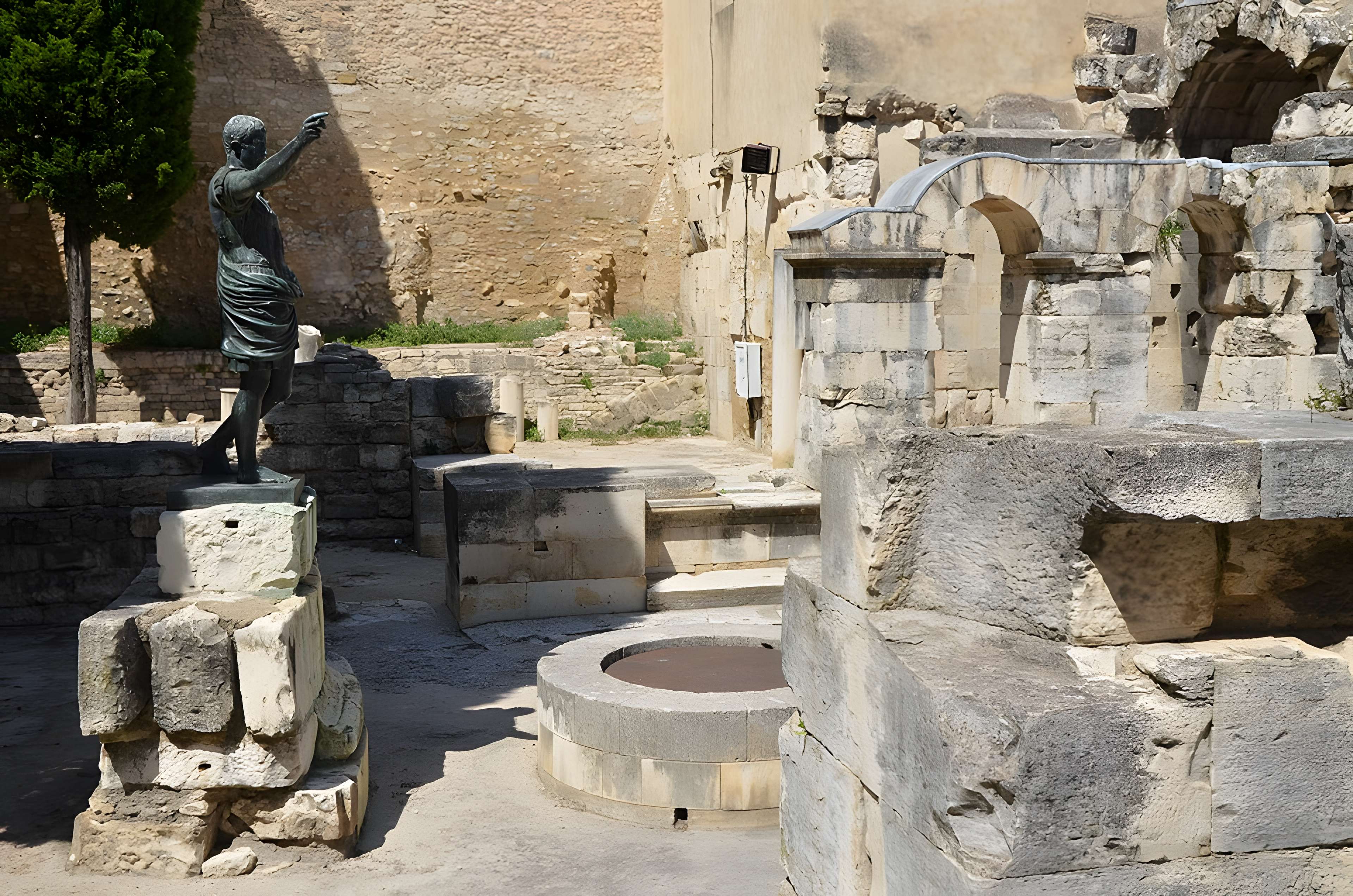 Porte d'Auguste de Nîmes