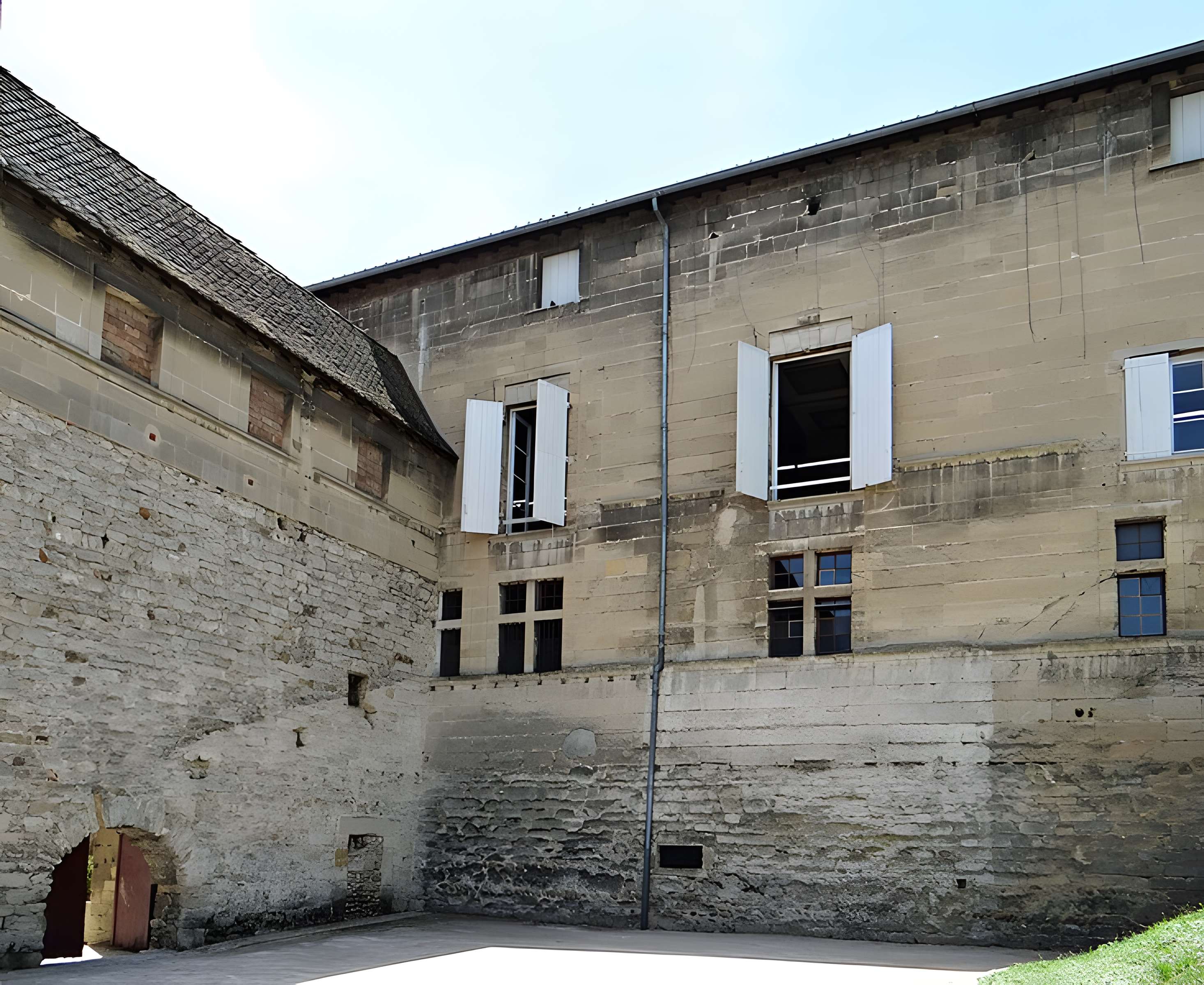 Château de Roussillon