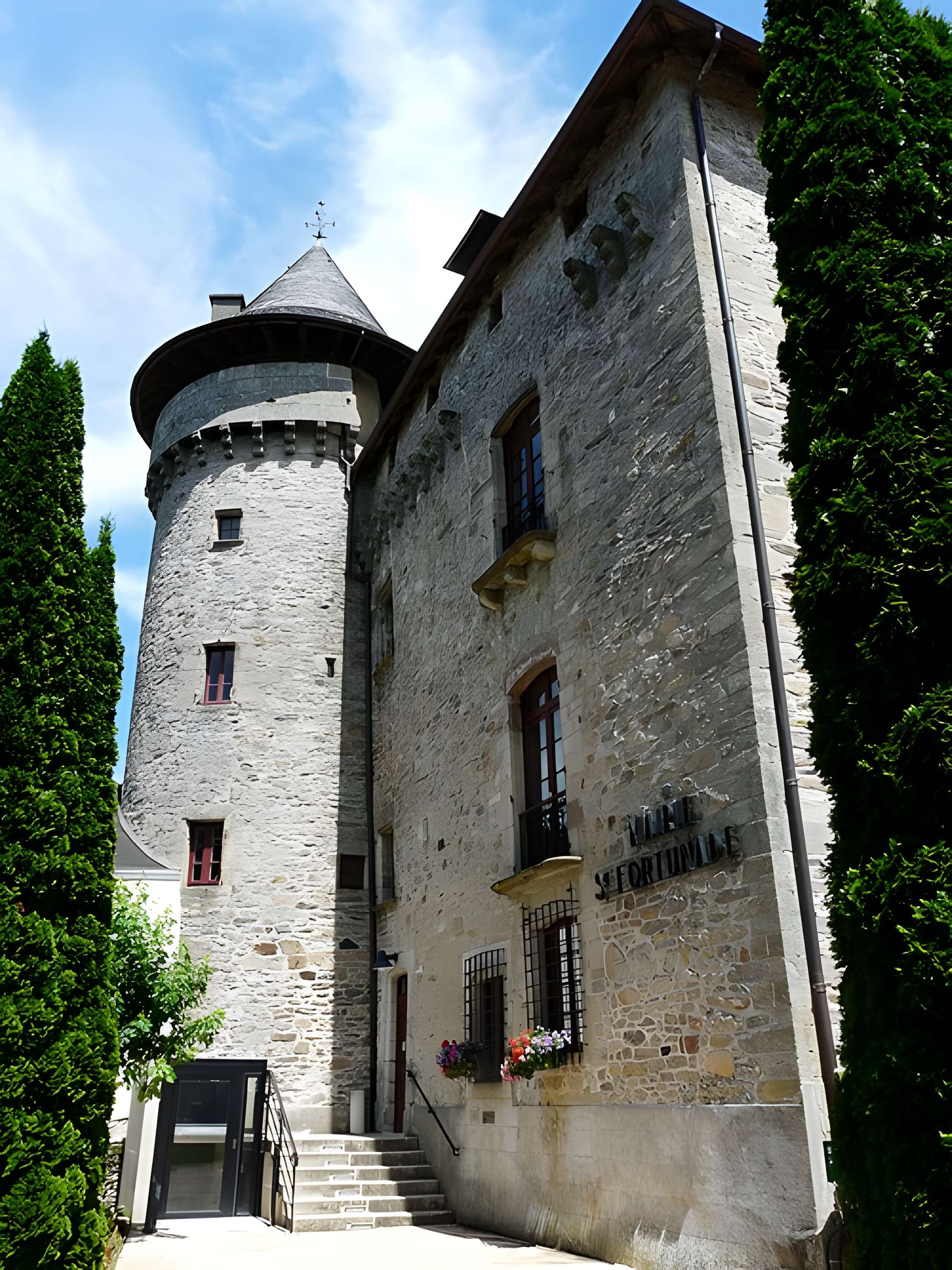 Château de Sainte-Fortunade