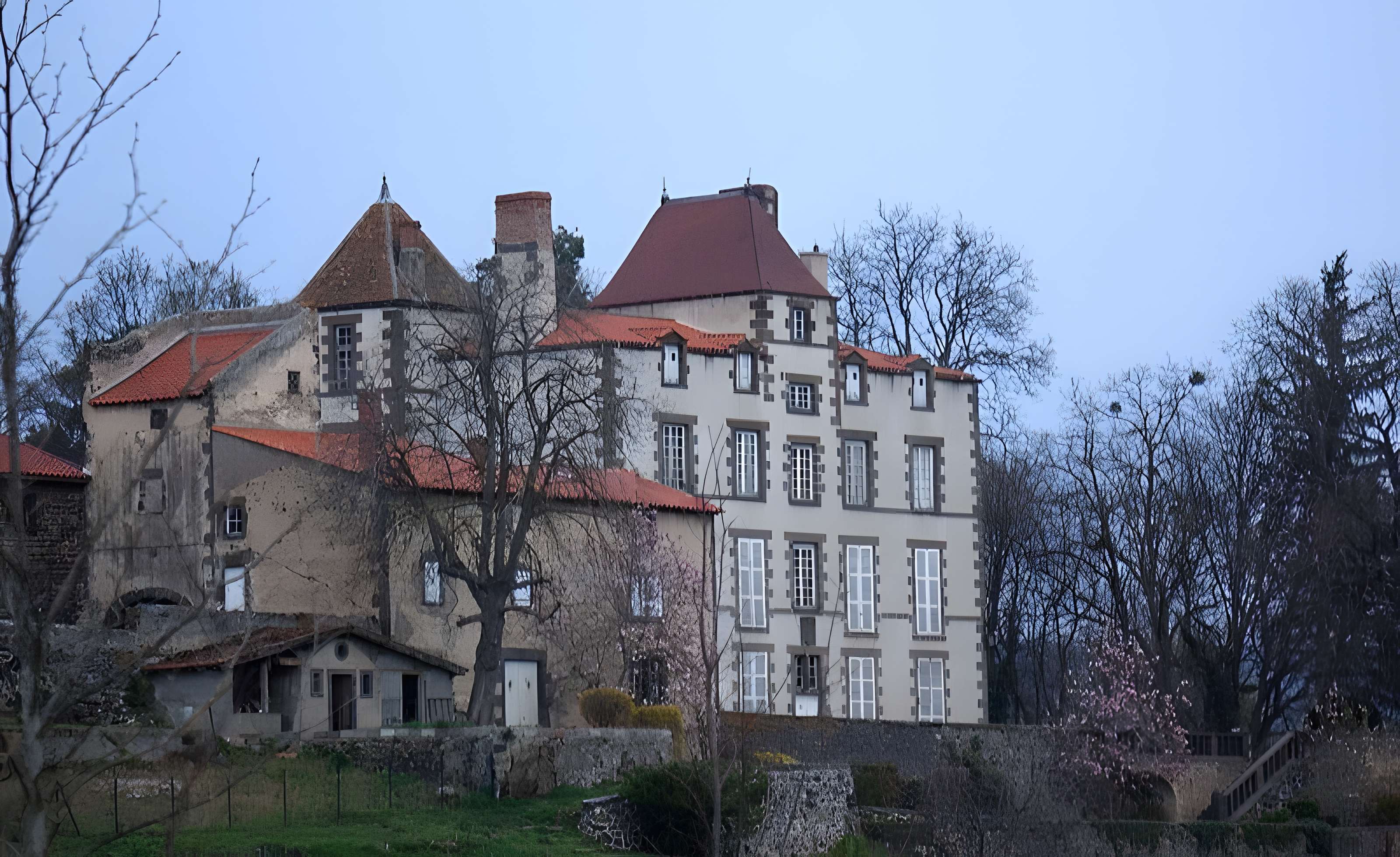 Château de Saint-Genès-l'Enfant 