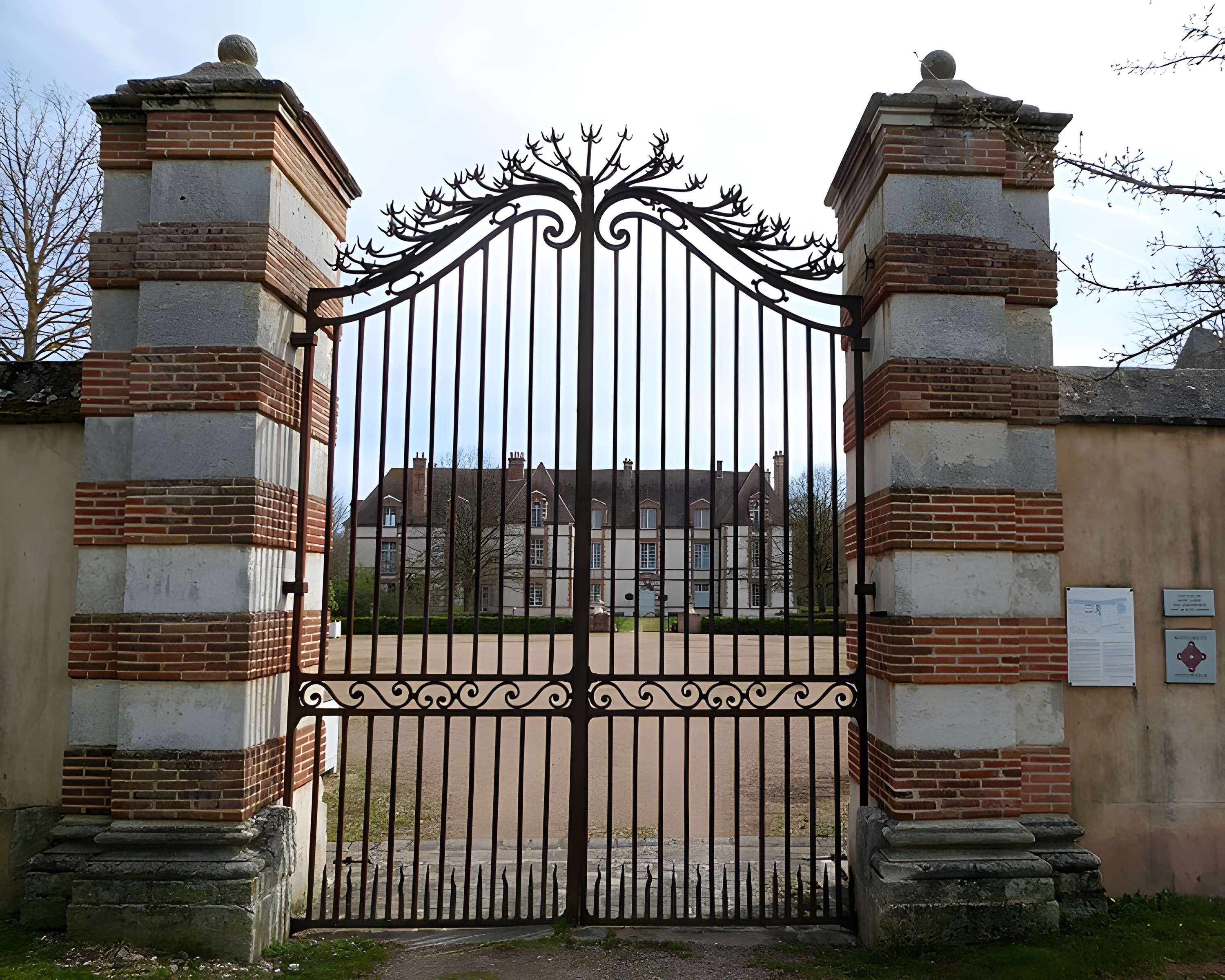 Château de Saint-Lubin-des-Joncherets