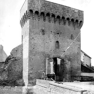 Porte de ville de Druyes-les-Belles-Fontaines