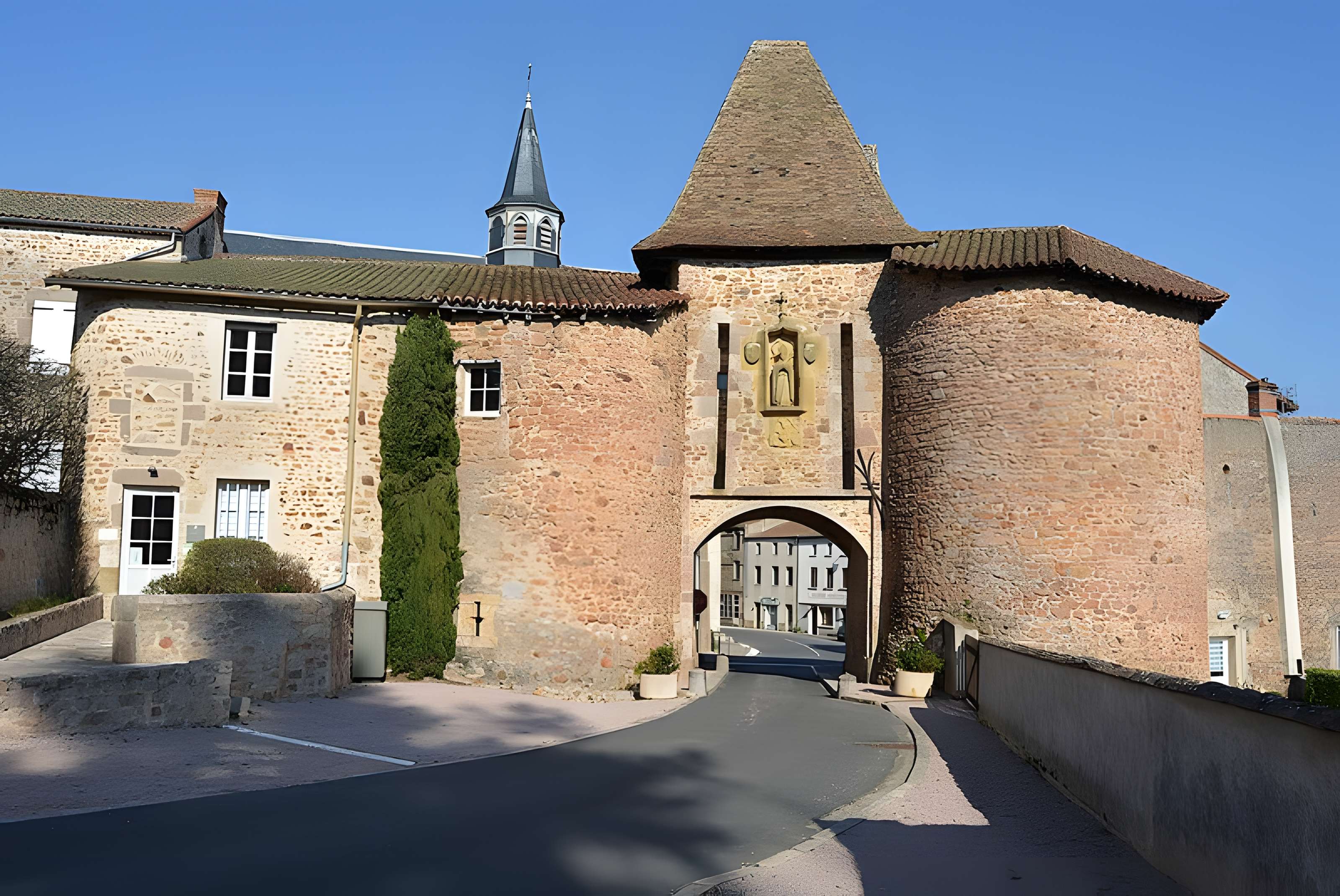 Porte de ville de Montaiguët-en-Forez