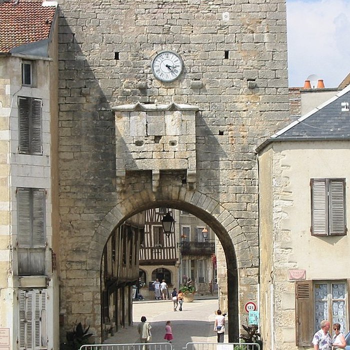 Photo de Porte de ville de Noyers-sur-Serein