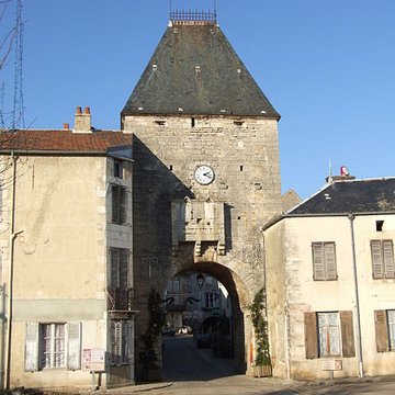 Porte de ville de Noyers-sur-Serein