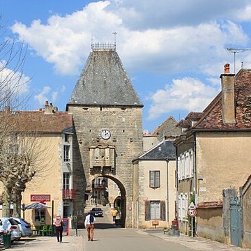 Porte de ville de Noyers-sur-Serein