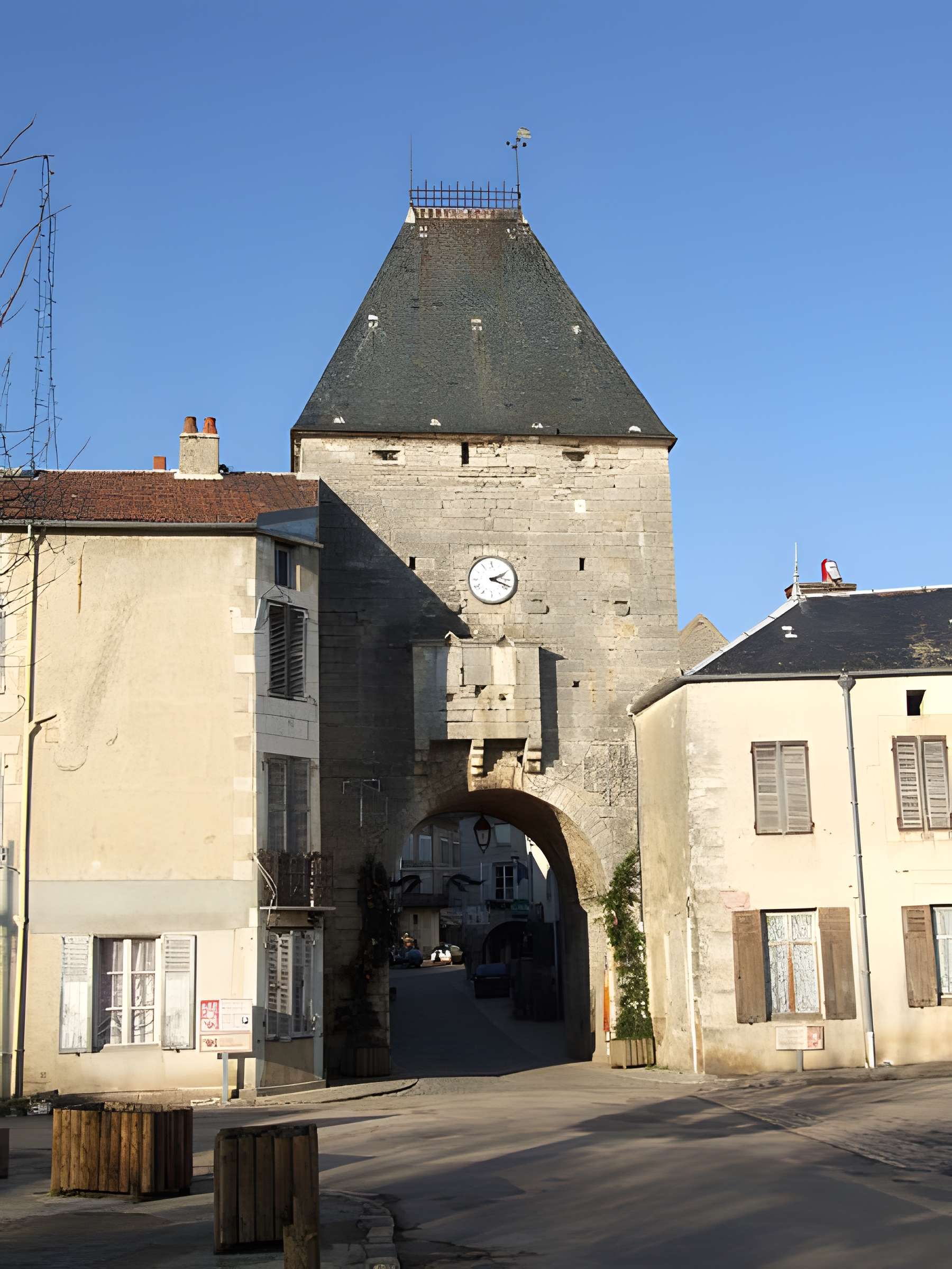 Porte de ville de Noyers-sur-Serein