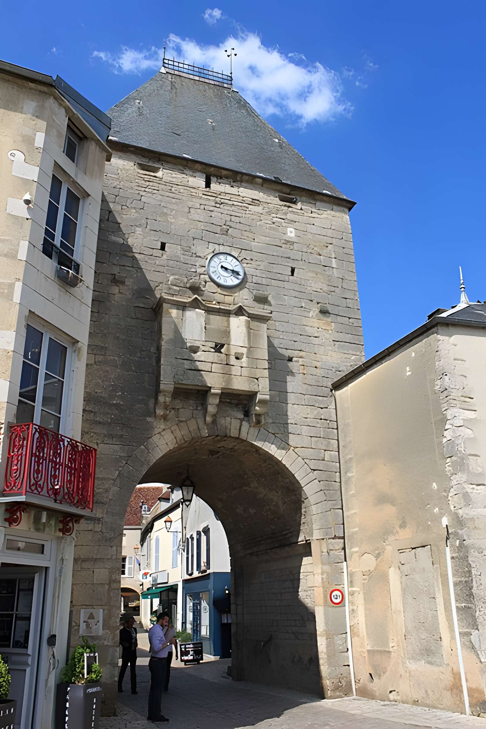 Porte de ville de Noyers-sur-Serein