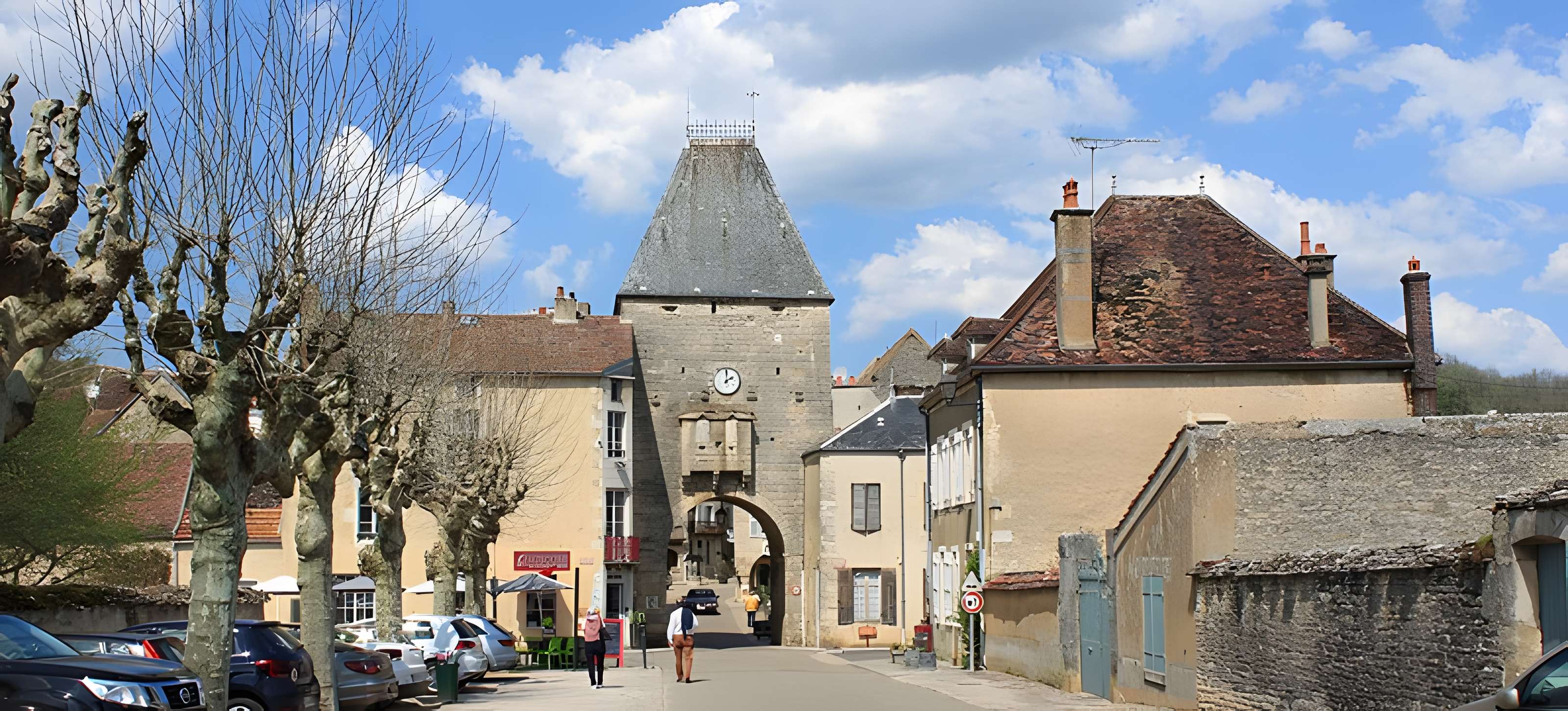 Porte de ville de Noyers-sur-Serein
