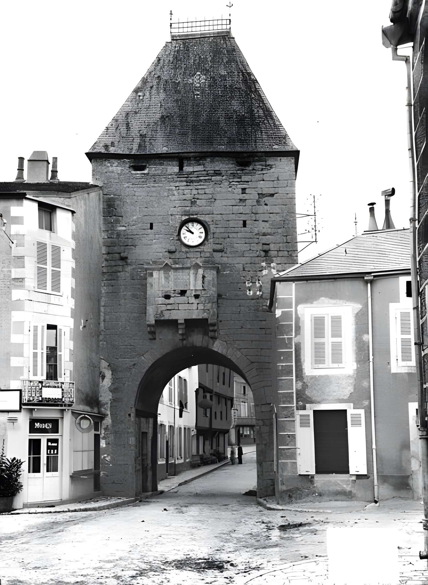 Porte de ville de Noyers-sur-Serein