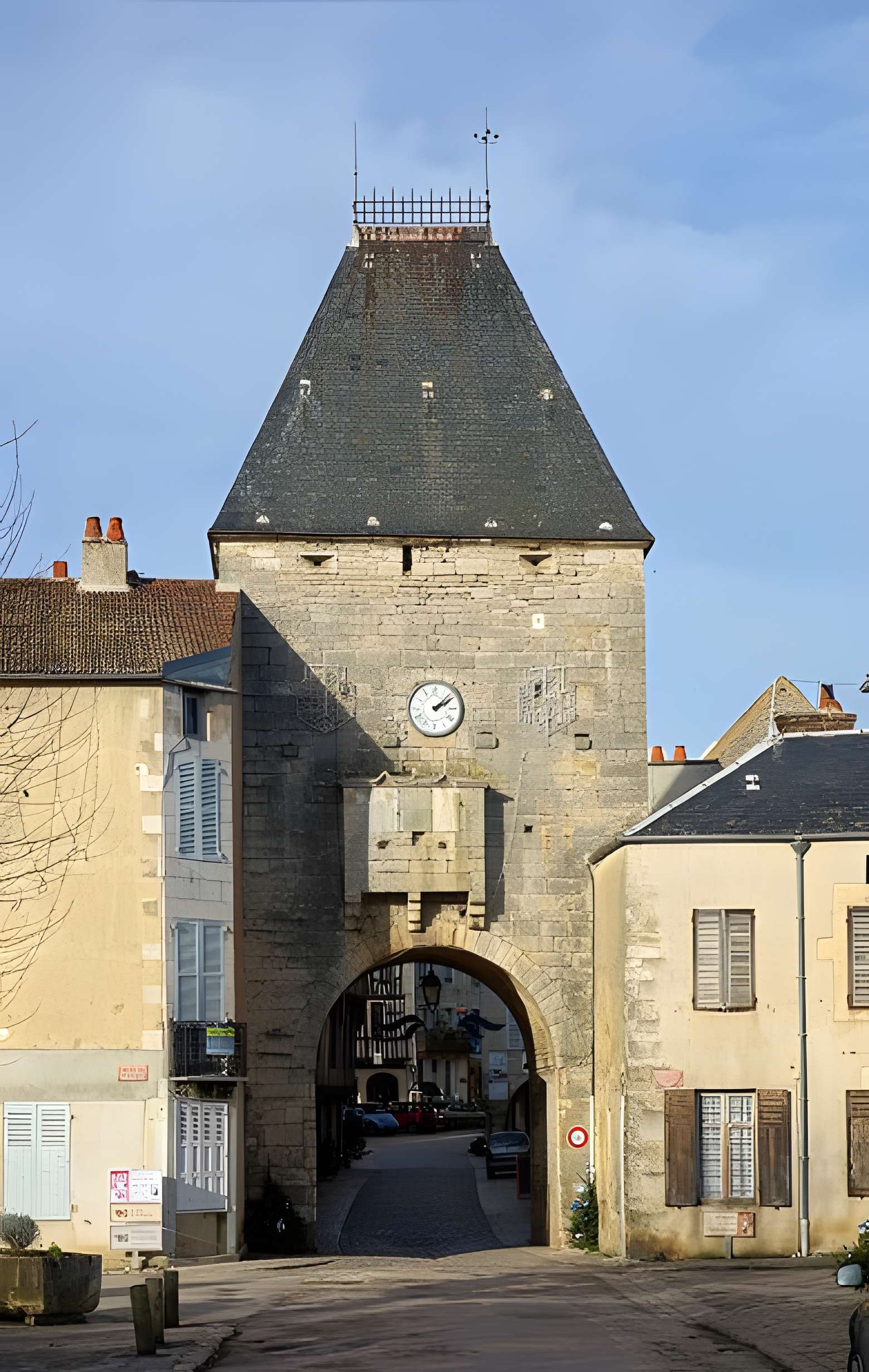 Porte de ville de Noyers-sur-Serein 