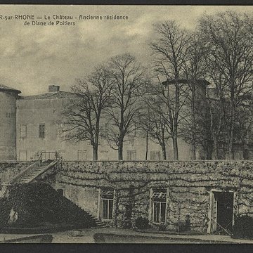 Château et ses jardins à la française