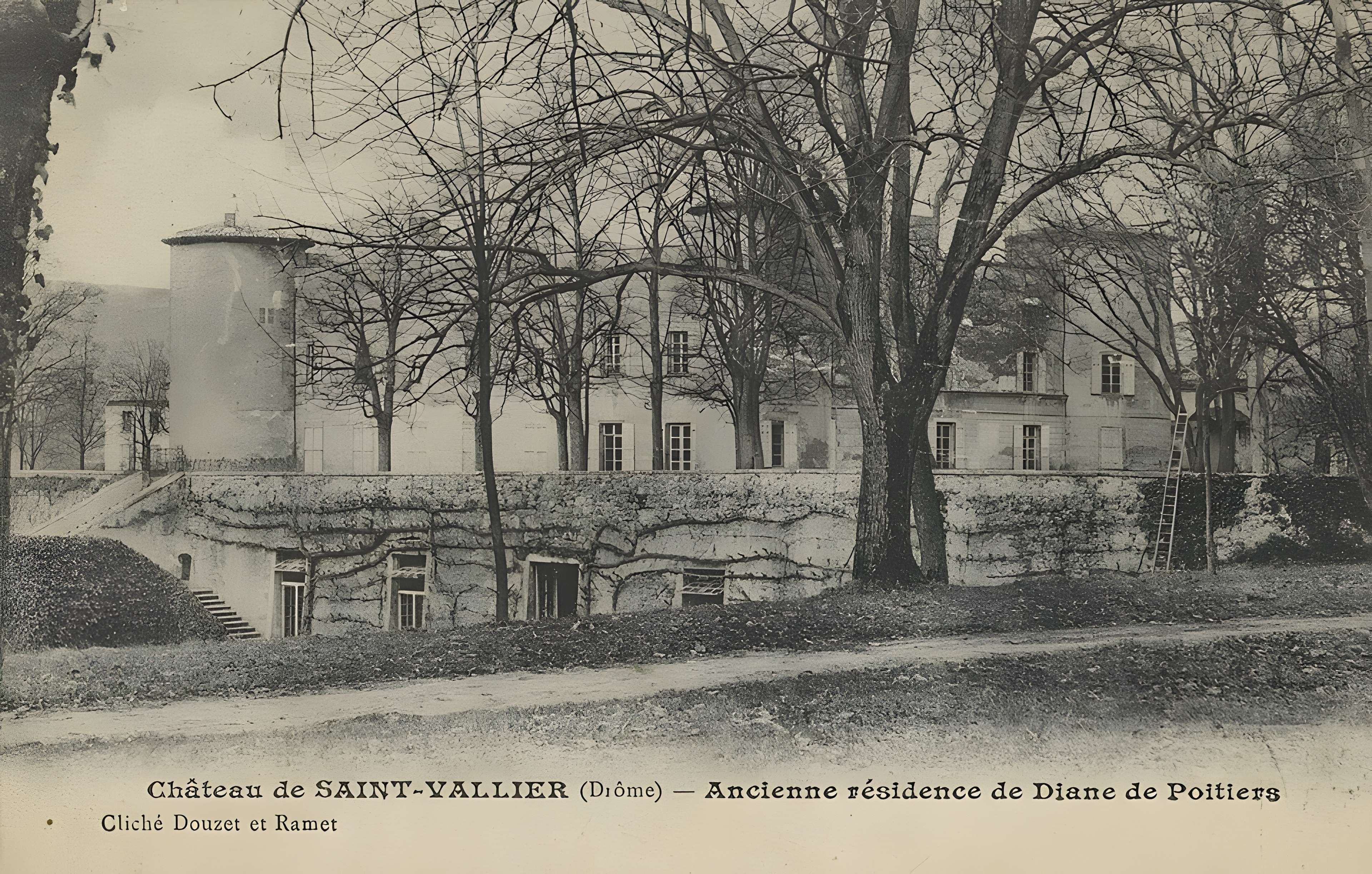 Château et ses jardins à la française