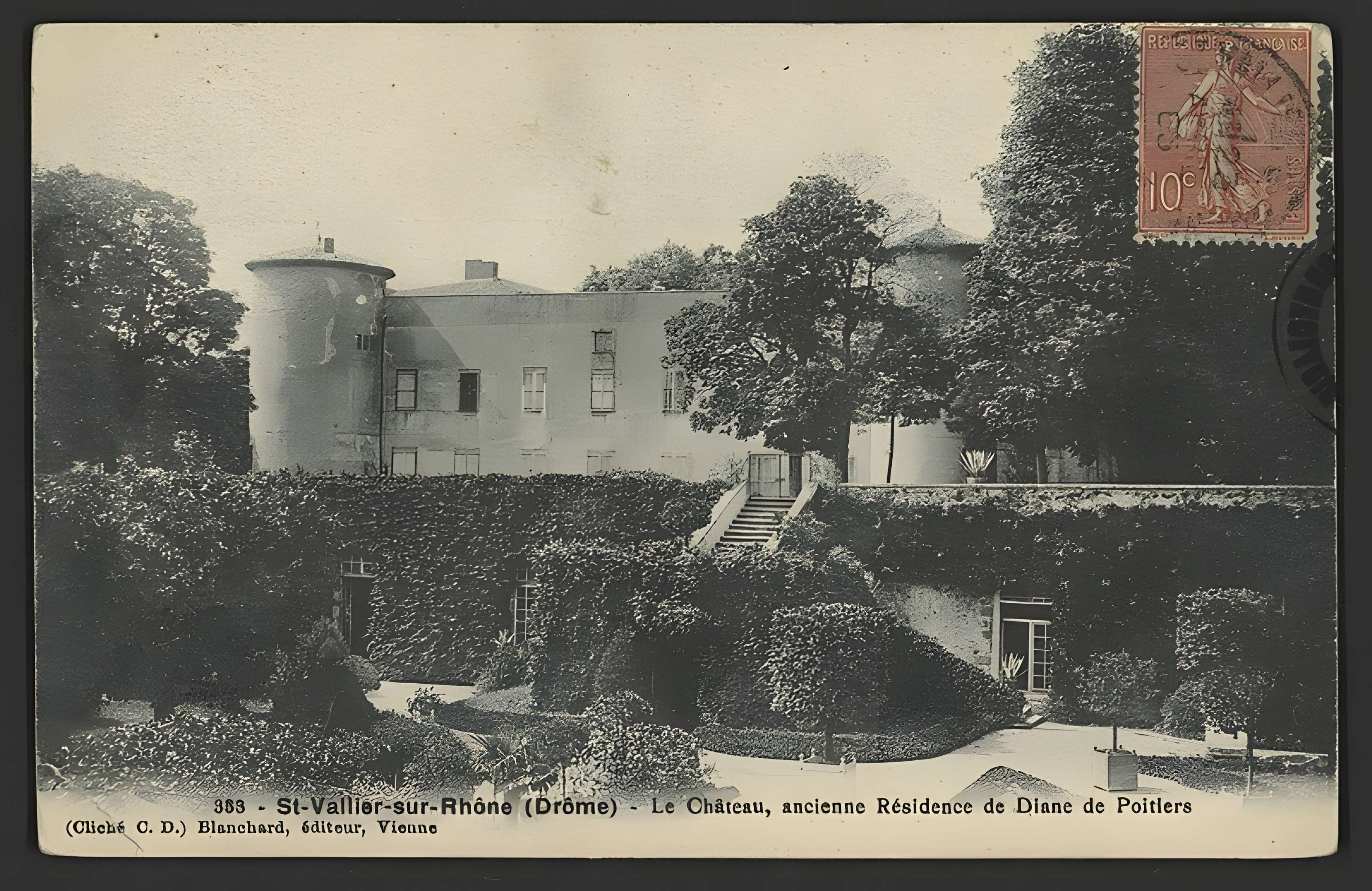 Château et ses jardins à la française