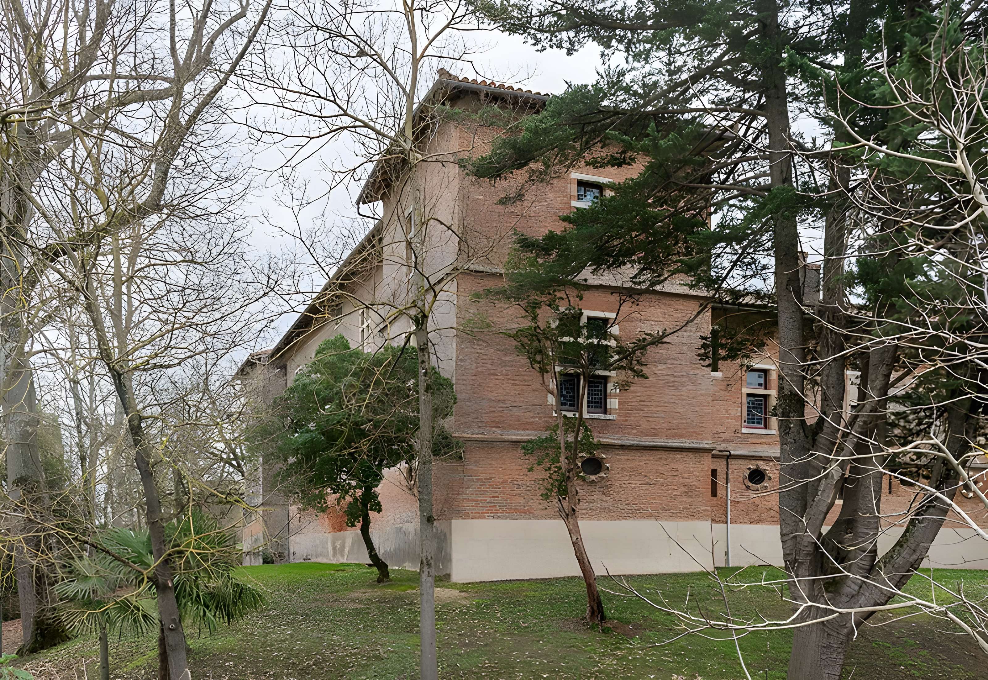 Château de Savignac à Savignac-Mona